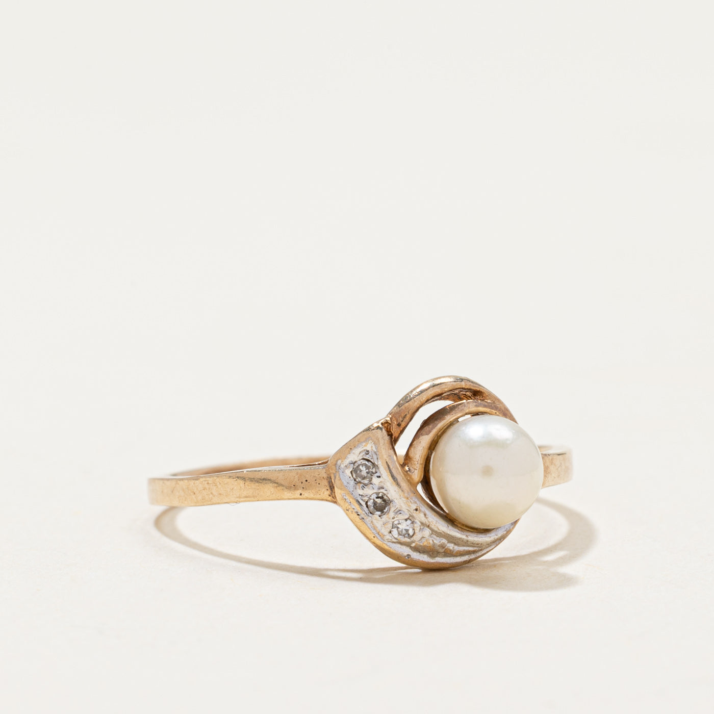 10k Pearl & Diamond Accented Ring | 0.03ctw | SZ 8.75