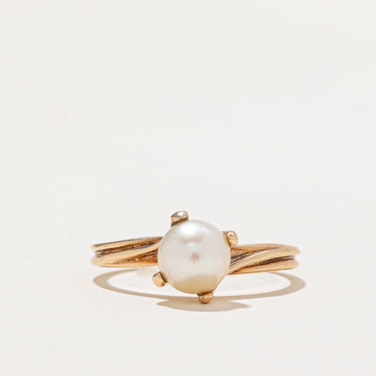 Solitaire Pearl Grooved Ring | SZ 6.25