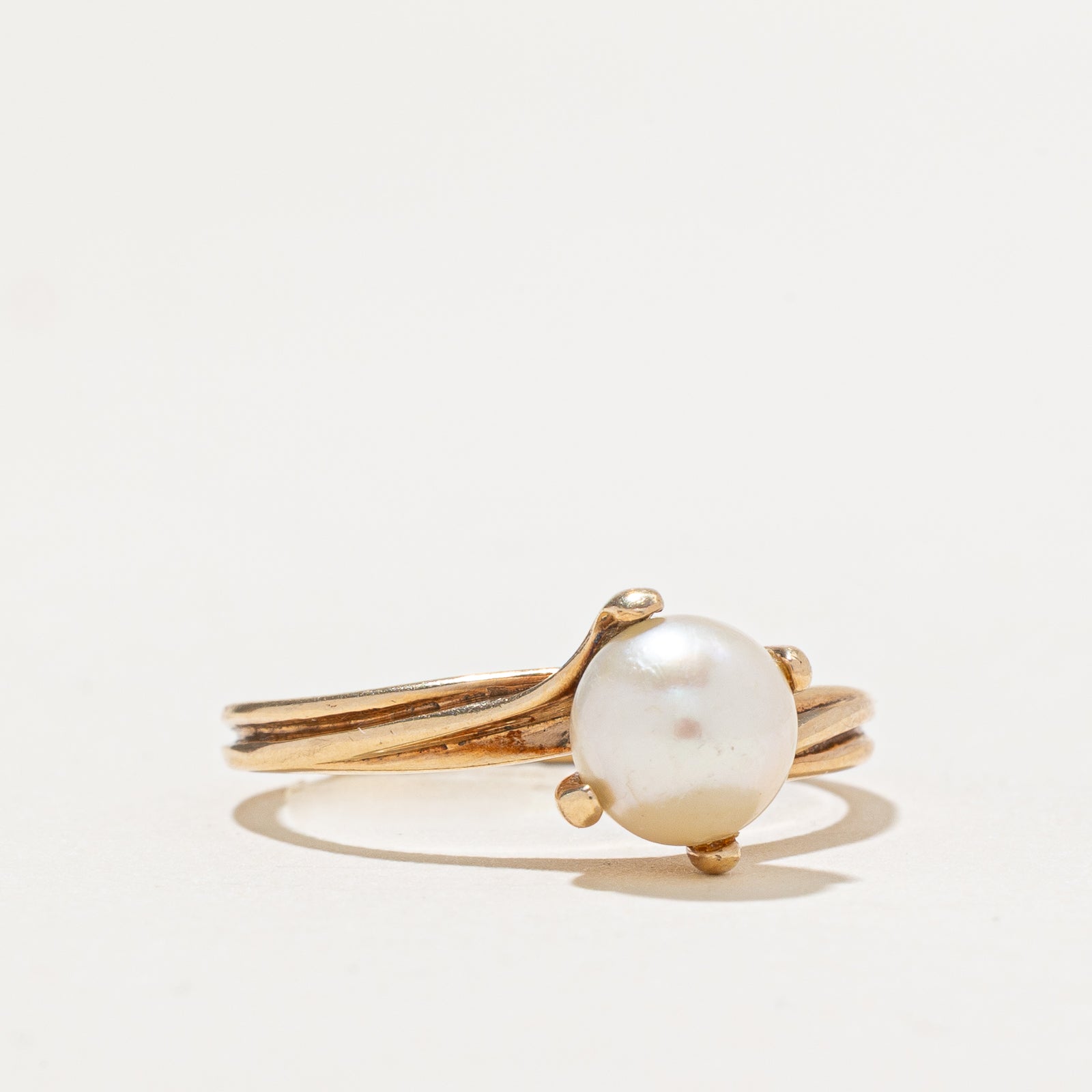 Solitaire Pearl Grooved Ring | SZ 6.25