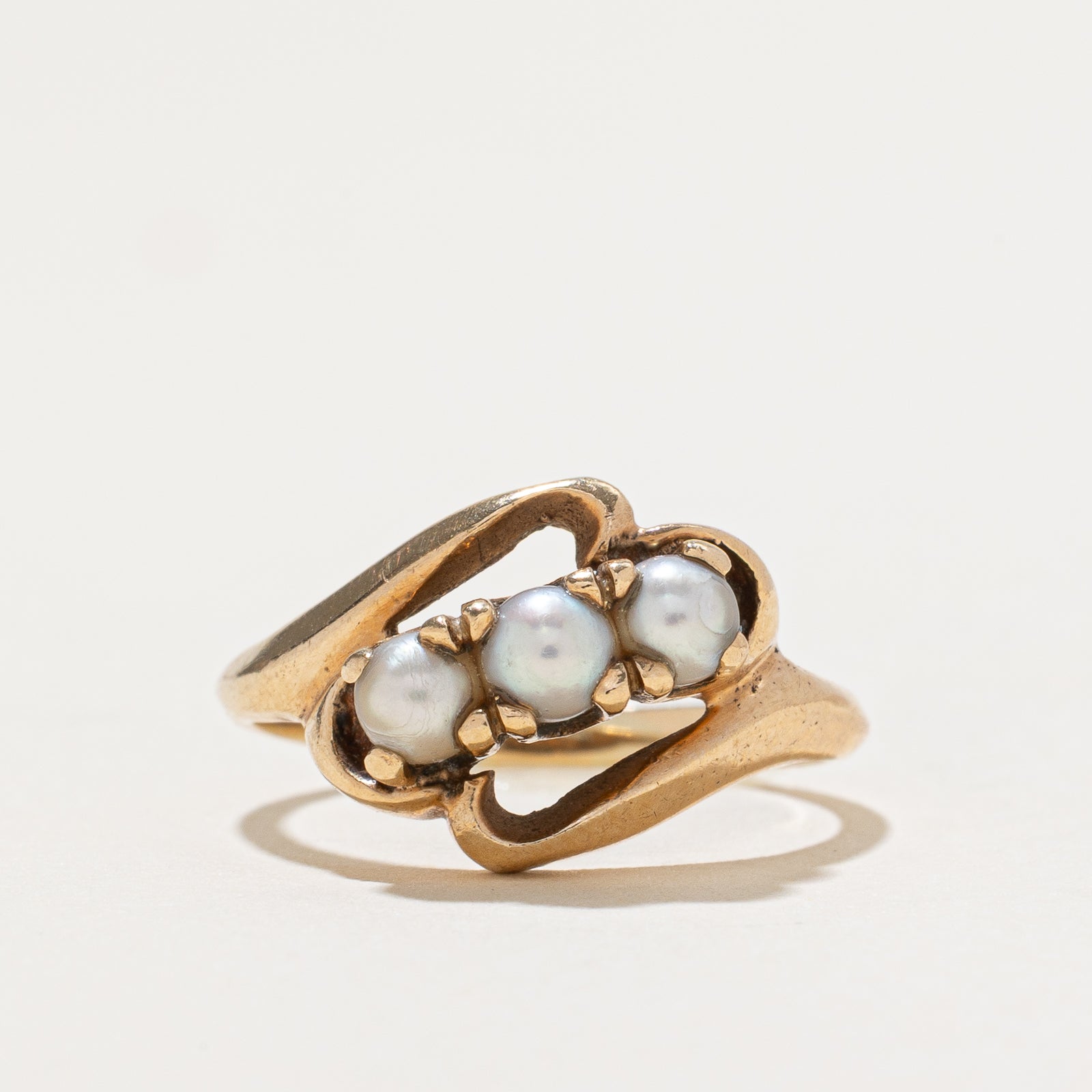 Diagonal Three Stone Pearl Ring | SZ 4.5
