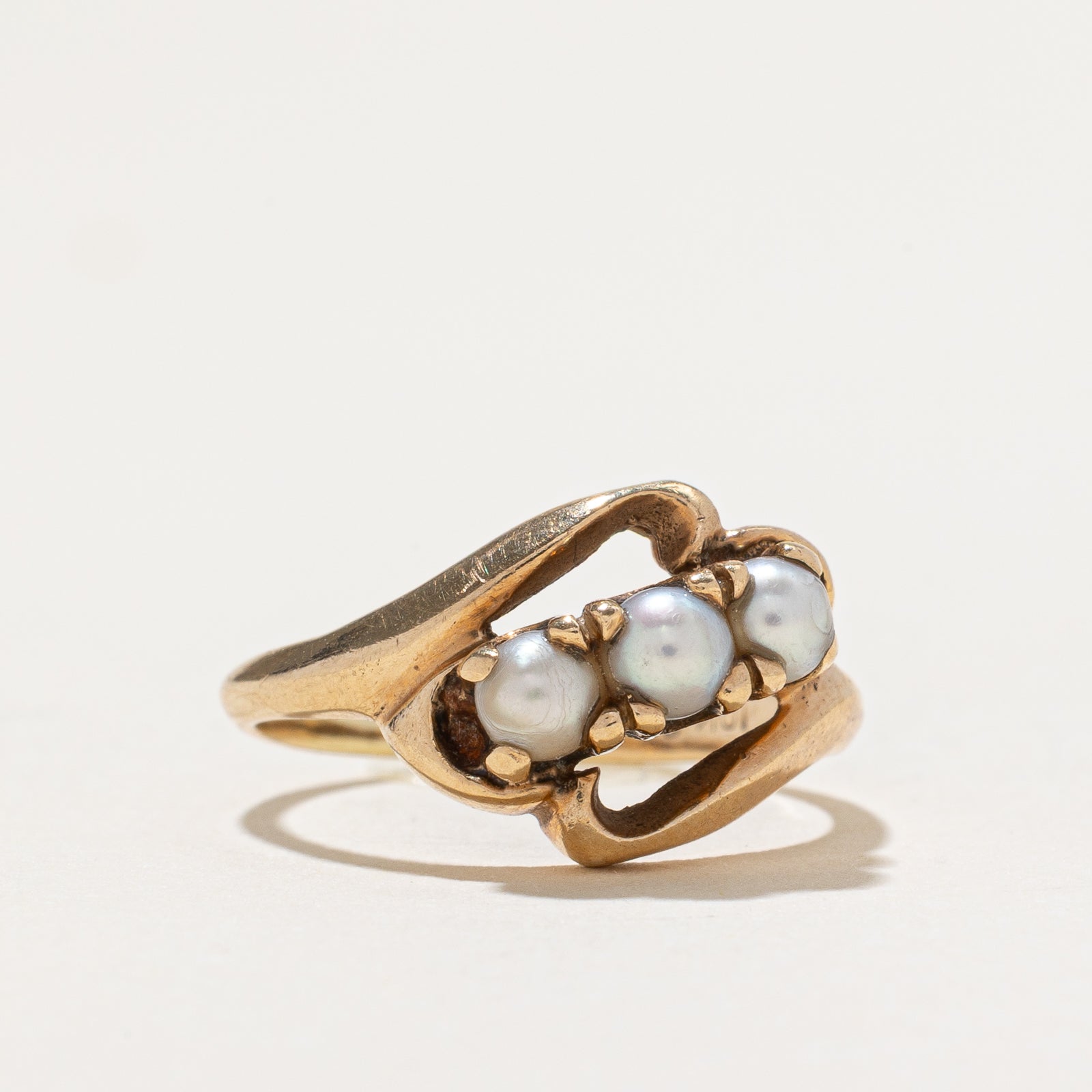 Diagonal Three Stone Pearl Ring | SZ 4.5