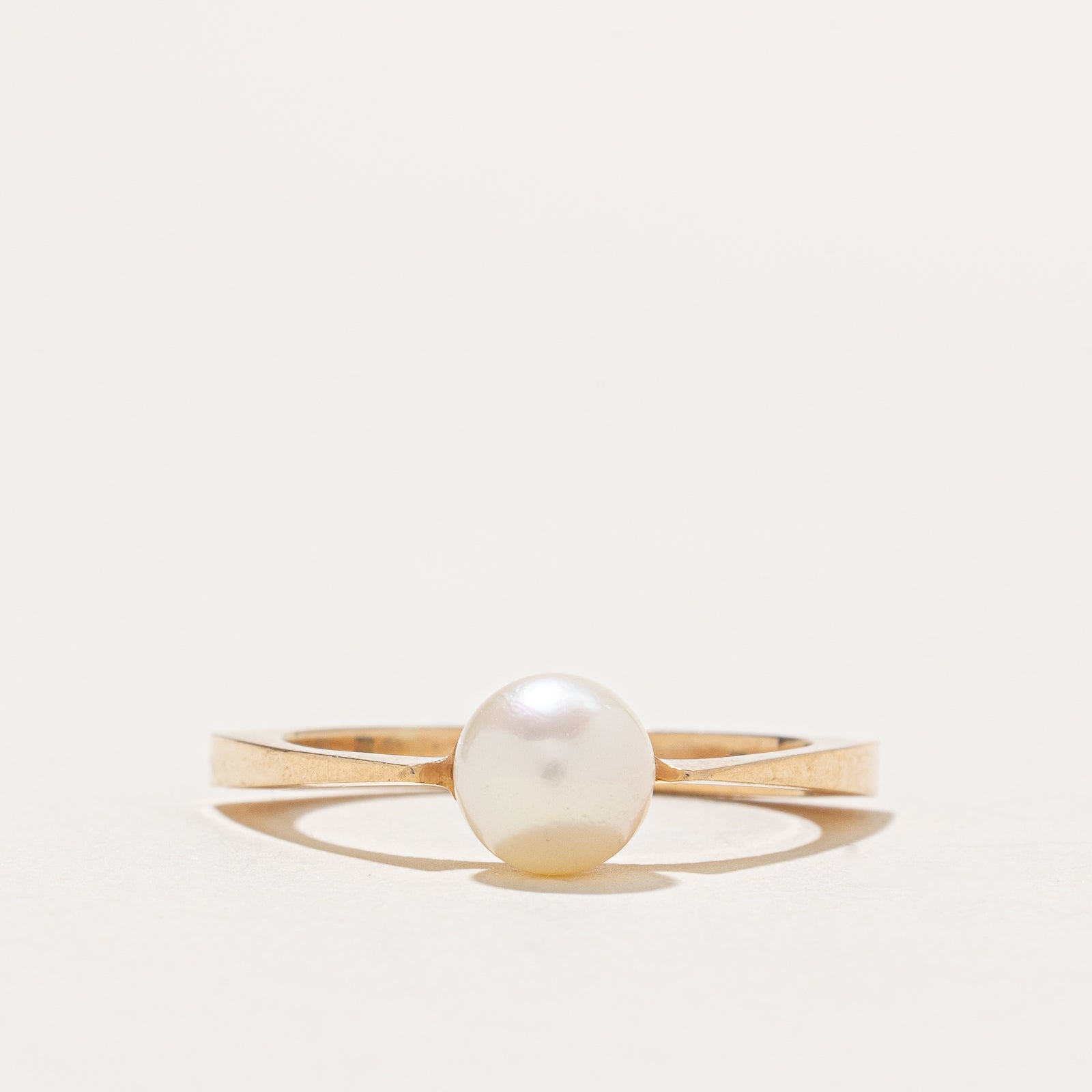 Solitaire Pearl Euro Shank Ring | SZ 9.5