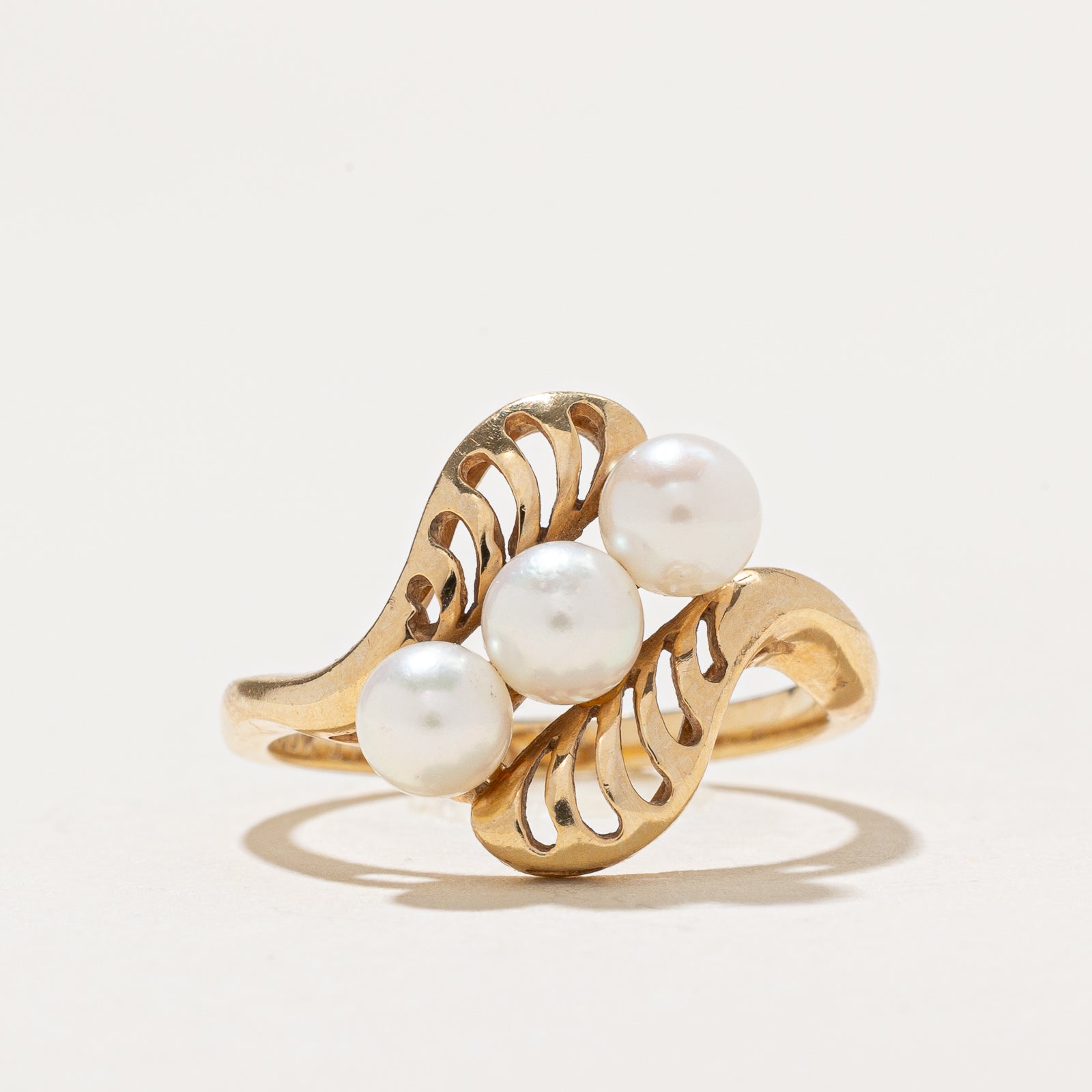 Diagonal Three Stone Pearl Bypass Ring | SZ 6.25