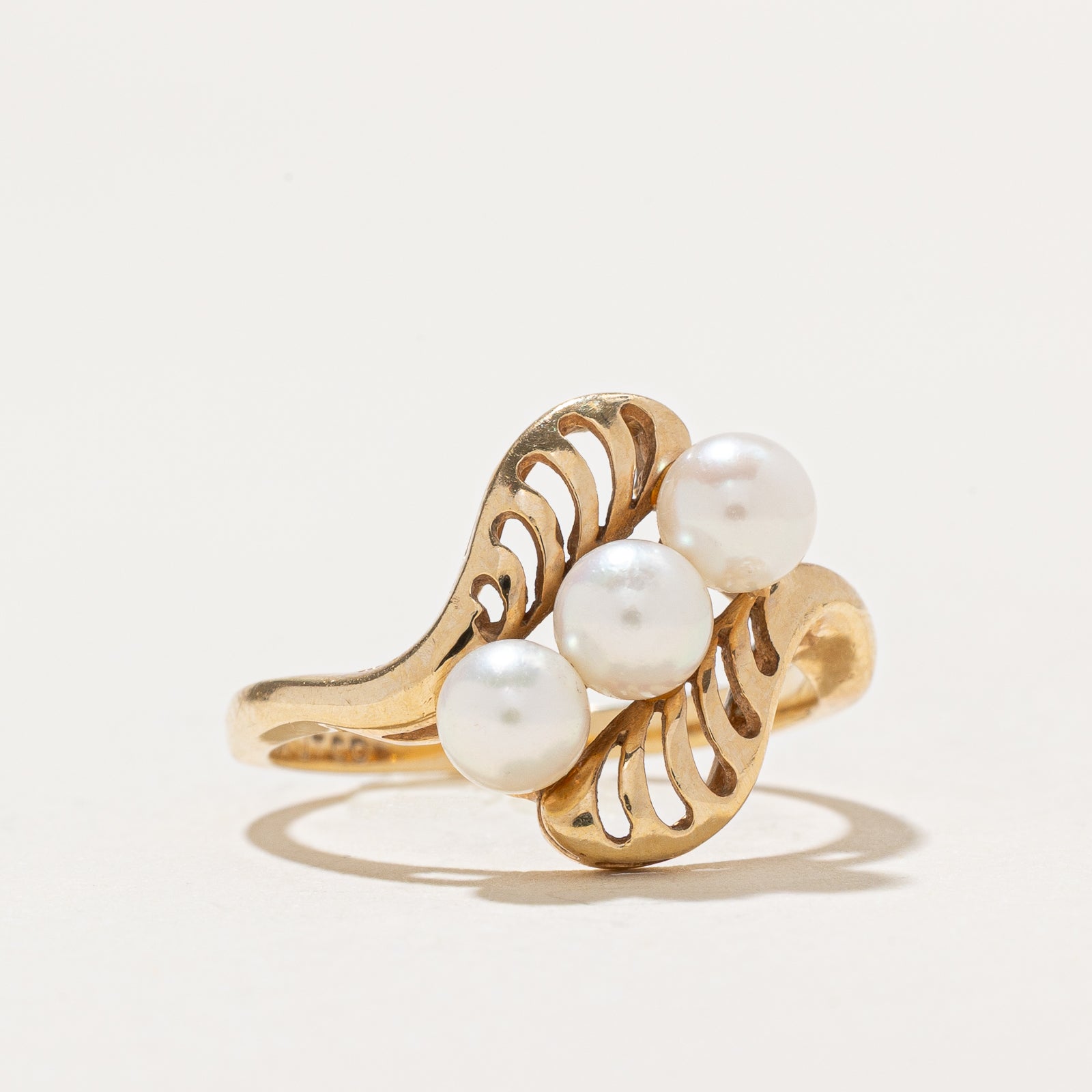 Diagonal Three Stone Pearl Bypass Ring | SZ 6.25