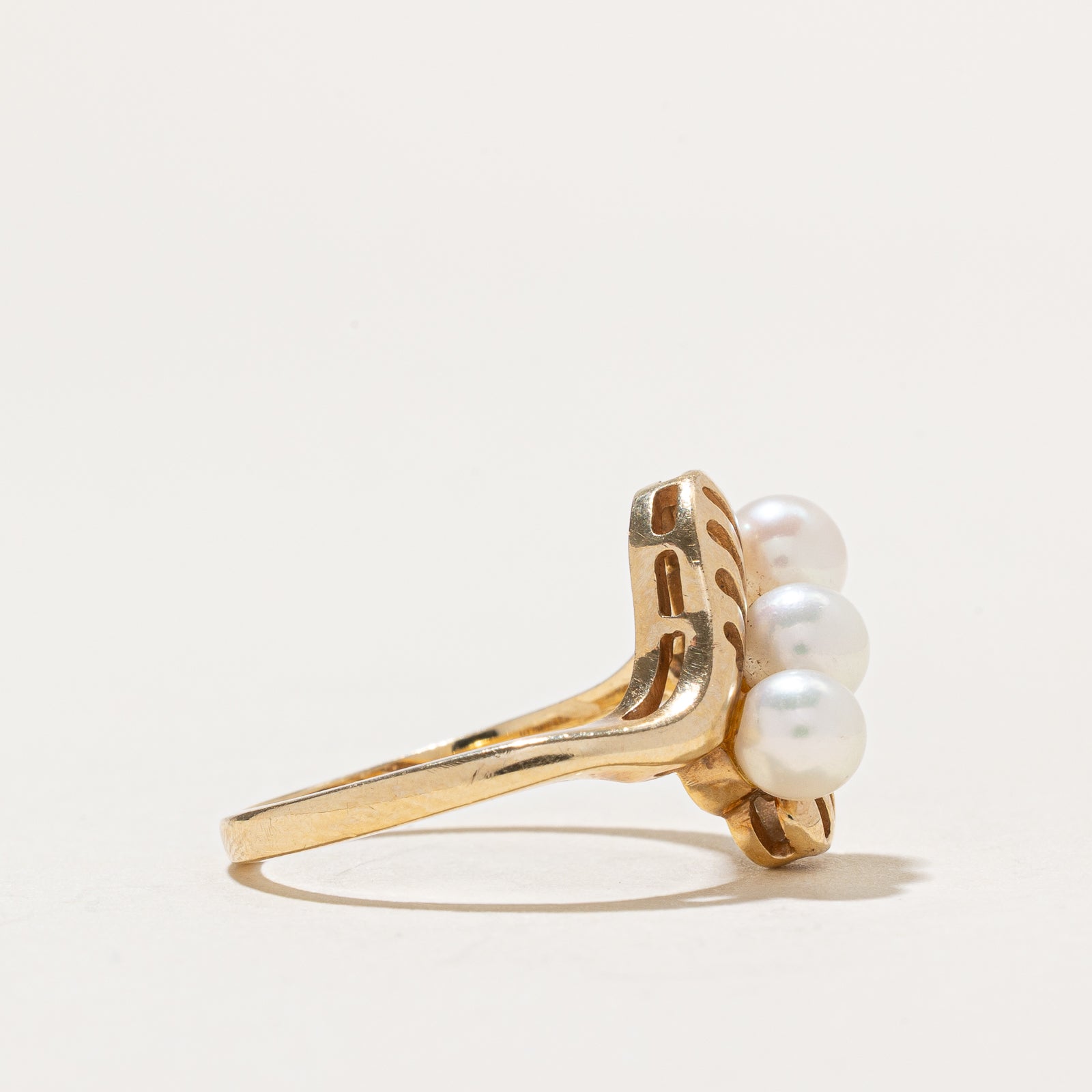 Diagonal Three Stone Pearl Bypass Ring | SZ 6.25