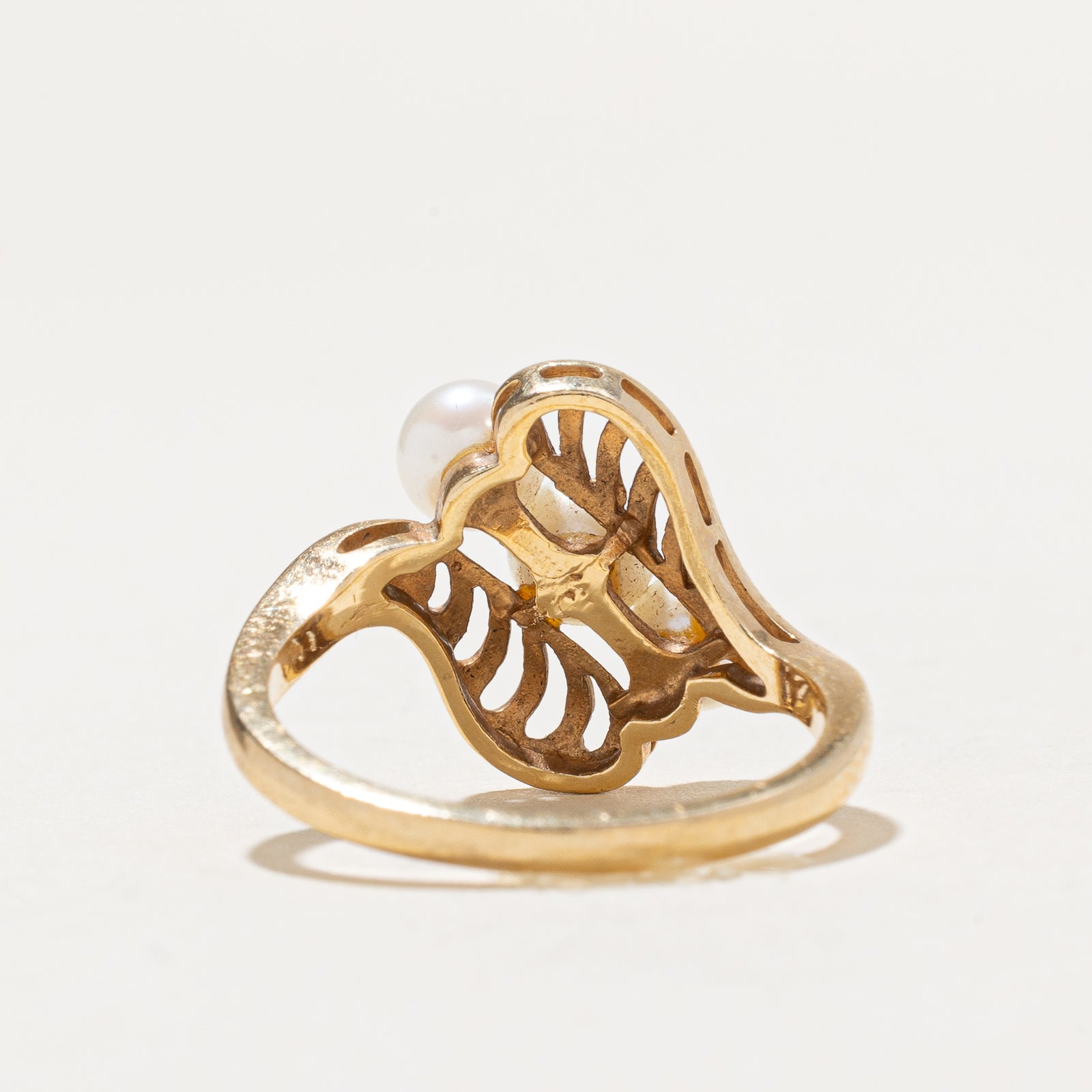 Diagonal Three Stone Pearl Bypass Ring | SZ 6.25