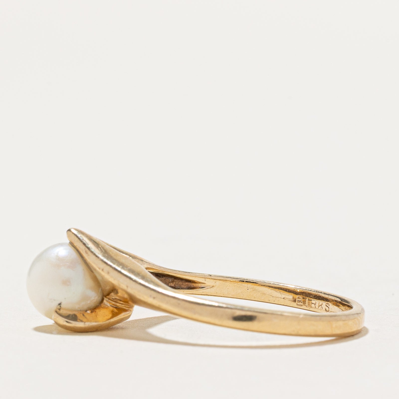 'Birks' Solitaire Pearl Chevron Ring | SZ 6.25