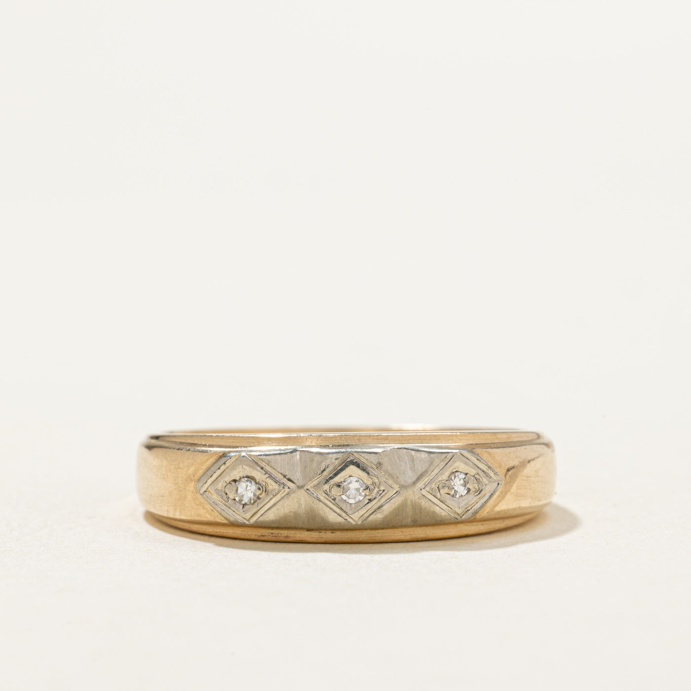 10K Three Stone Diamond Rhombus Pattern Ring | 0.015ctw | SZ 9.5