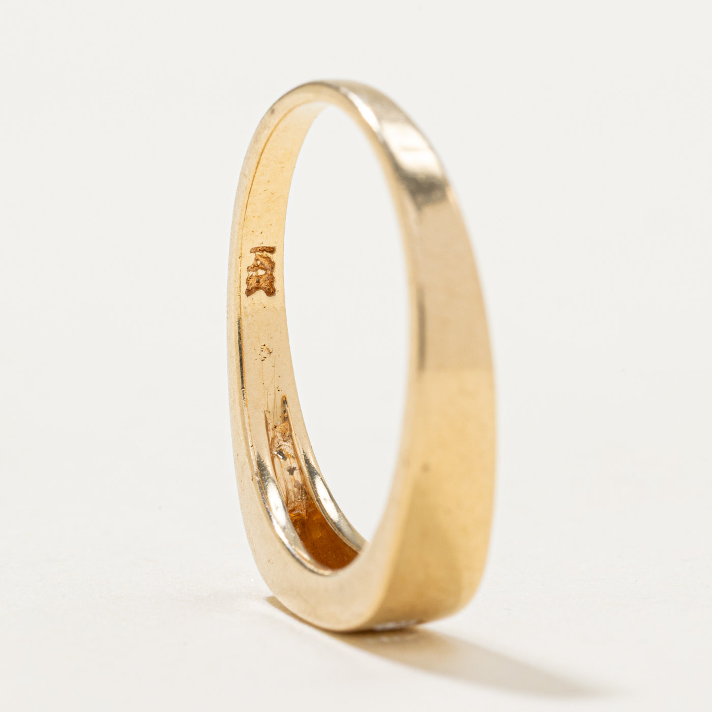 14K Single Stone Flush Diamond Ring | 0.035ct | SZ 7.5