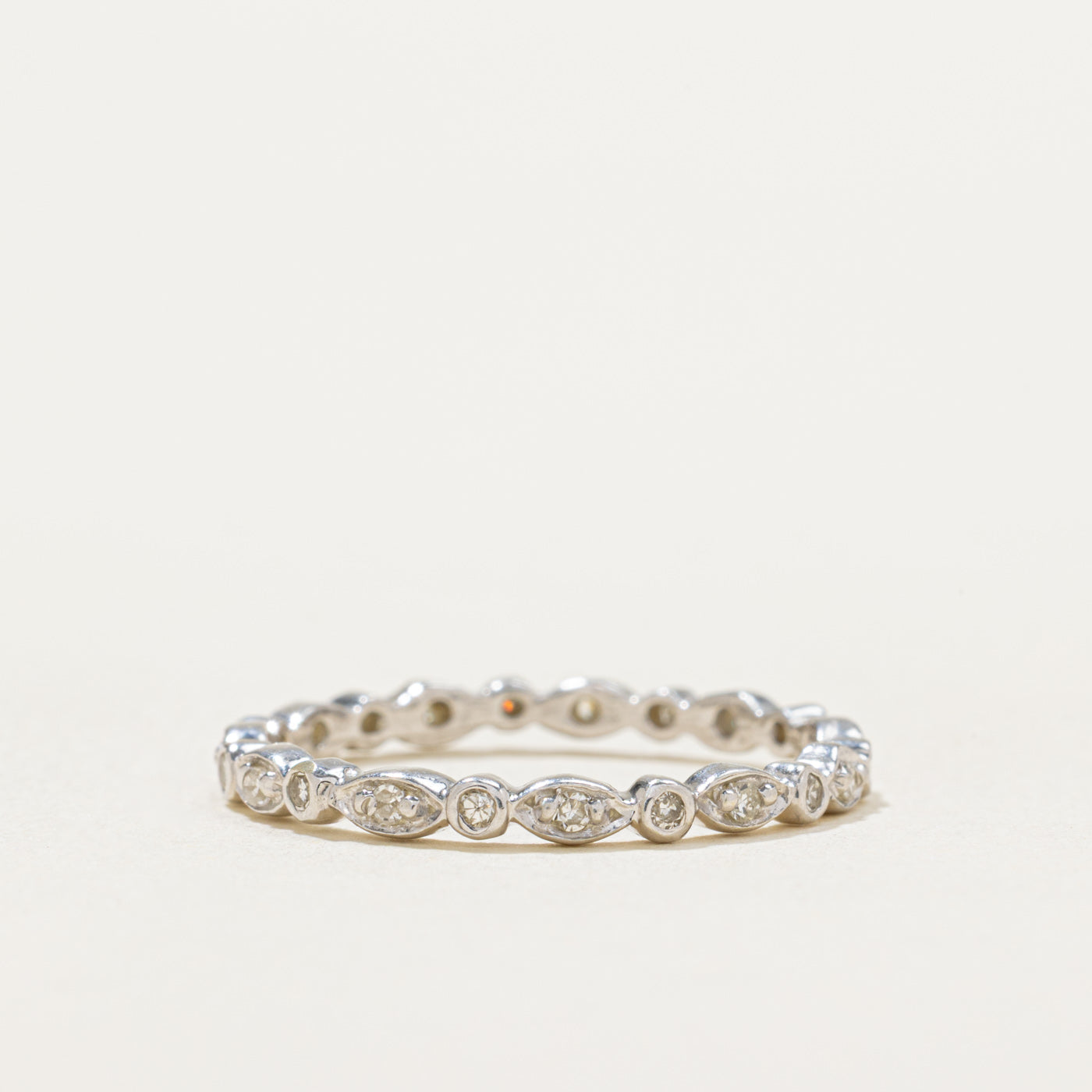 Alliance en or 14 carats sertie de diamants taille marquise | 0,10 ct | Taille 6,75