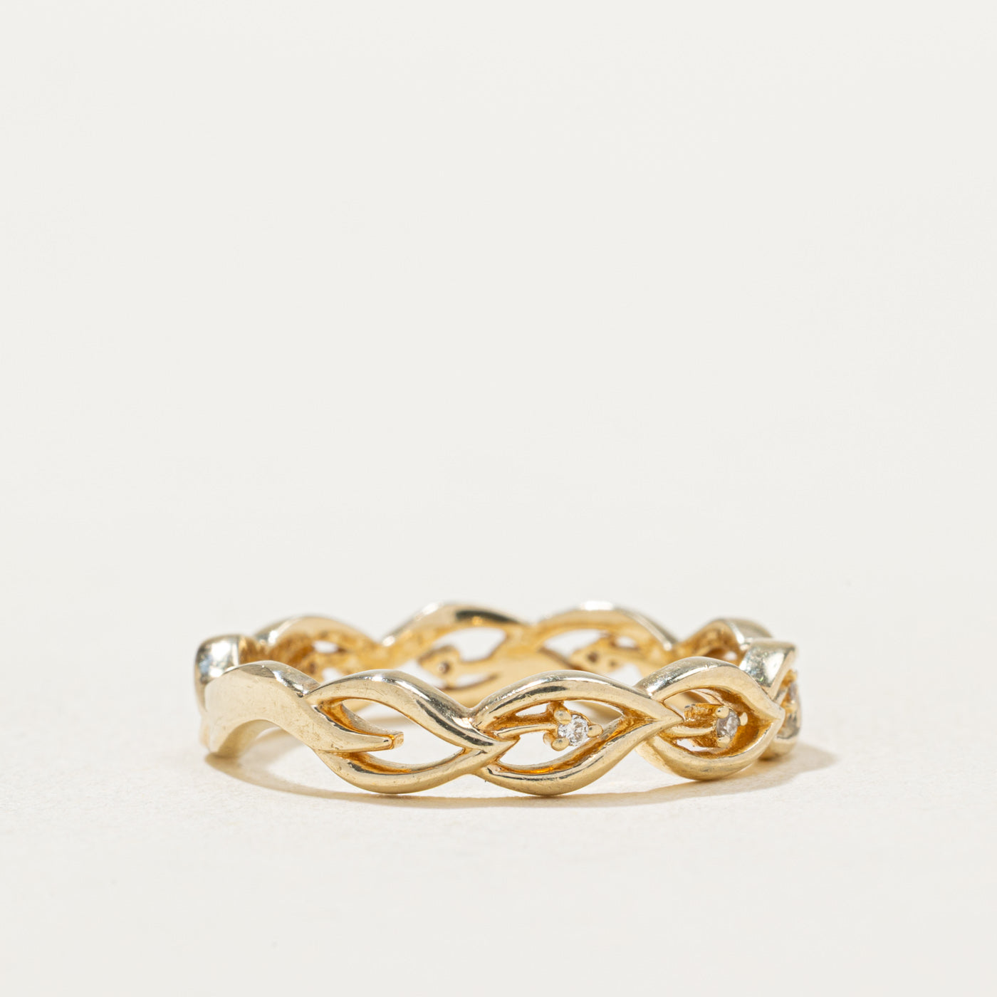 Bague demi-éternité en or 10 carats sertie de diamants (motif vigne) | 0,03 ct au total | Taille 6,5