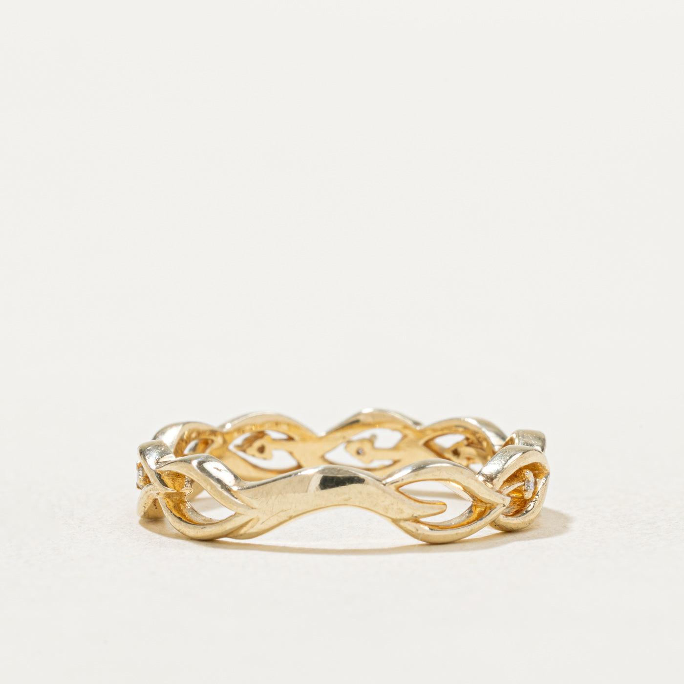 Bague demi-éternité en or 10 carats sertie de diamants (motif vigne) | 0,03 ct au total | Taille 6,5