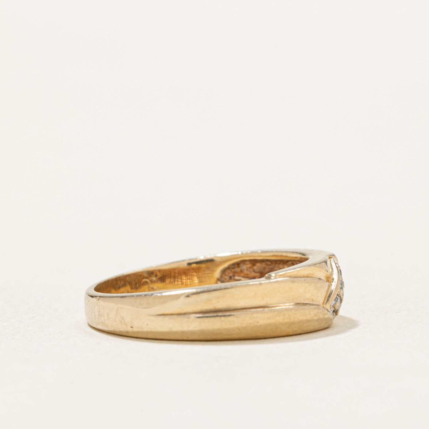 10K Diagonal Diamond Grooved Band | 0.03ctw | SZ 6.25