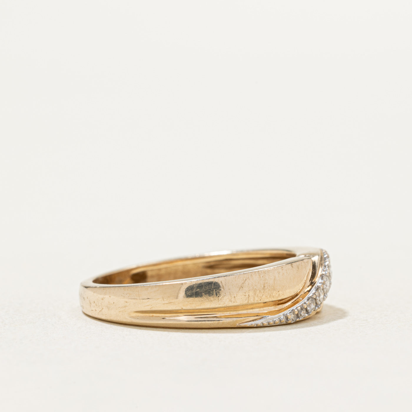 10K Waterfall Diamond Grooved Ring | 0.03ctw | SZ 8.75