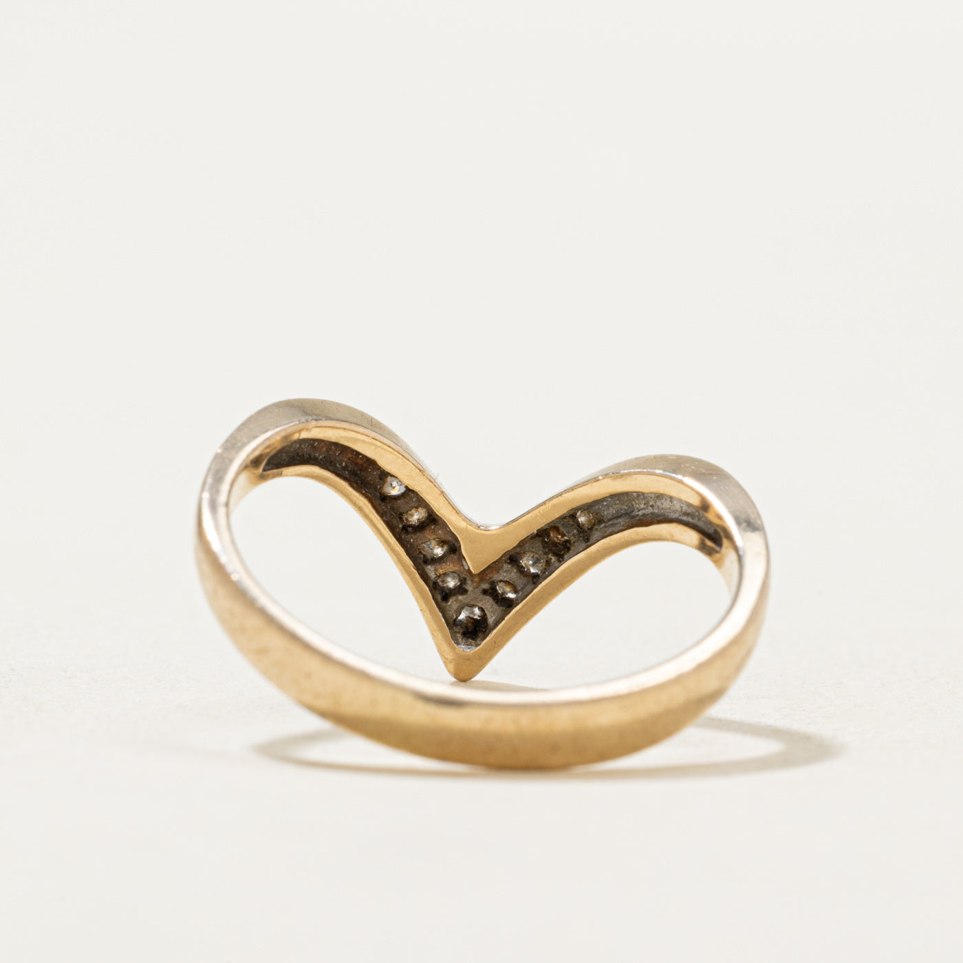 10K Diamond Chevron Ring | 0.05ctw | SZ 7
