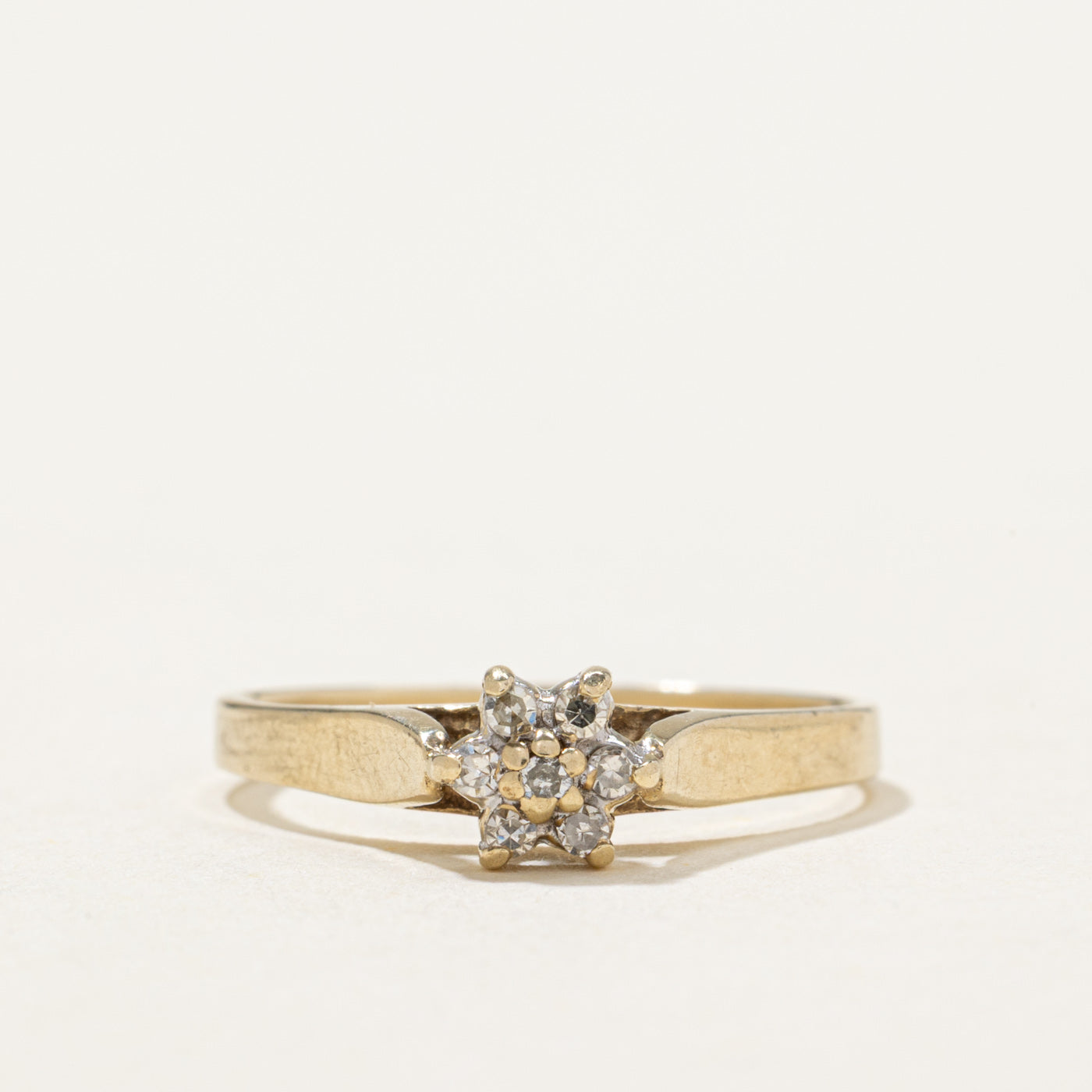 10K Diamond Petal Petite Ring | 0.04ctw | SZ 5.25