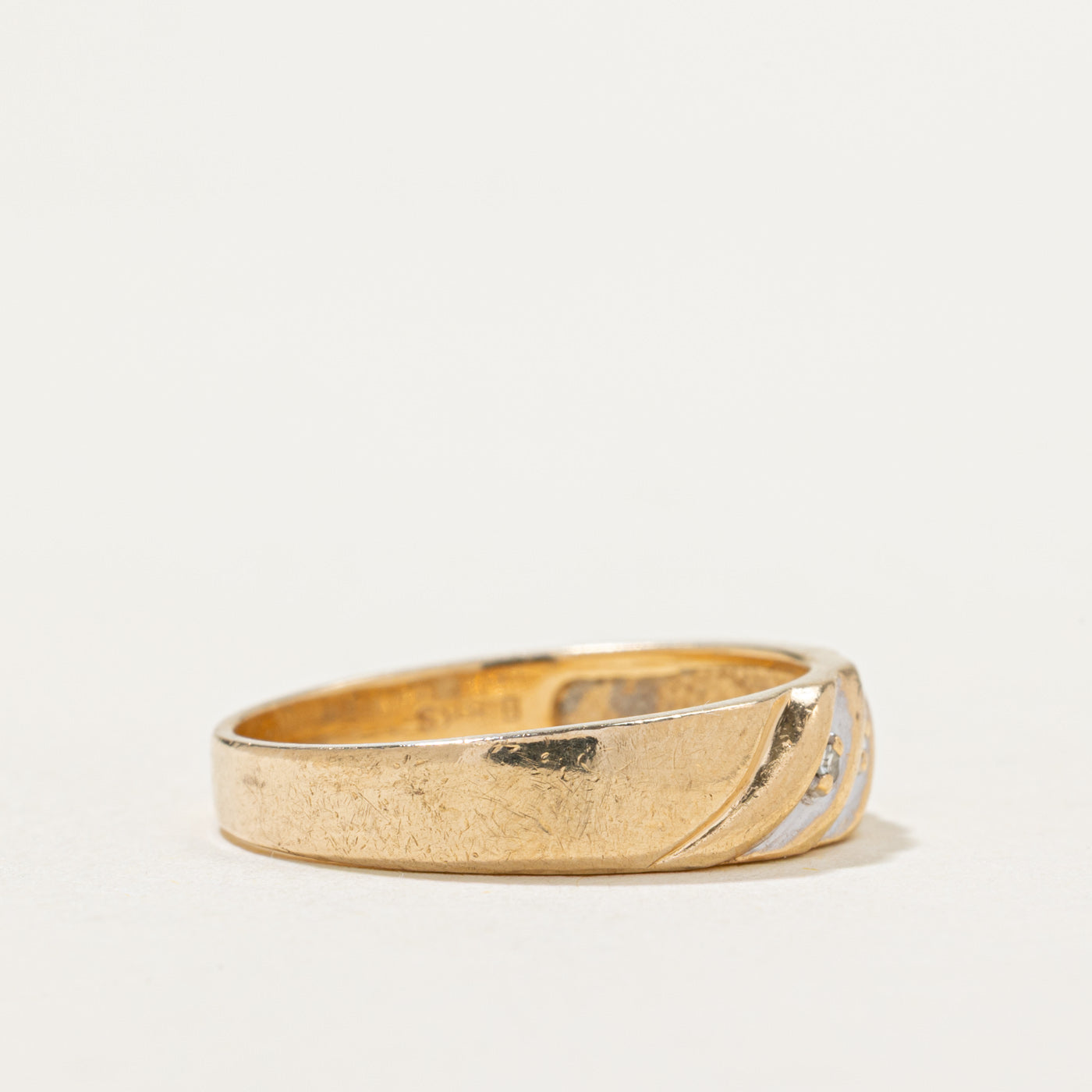 14K Three Stone Diamond Diagonal Grooved Ring | 0.015ctw | SZ 6