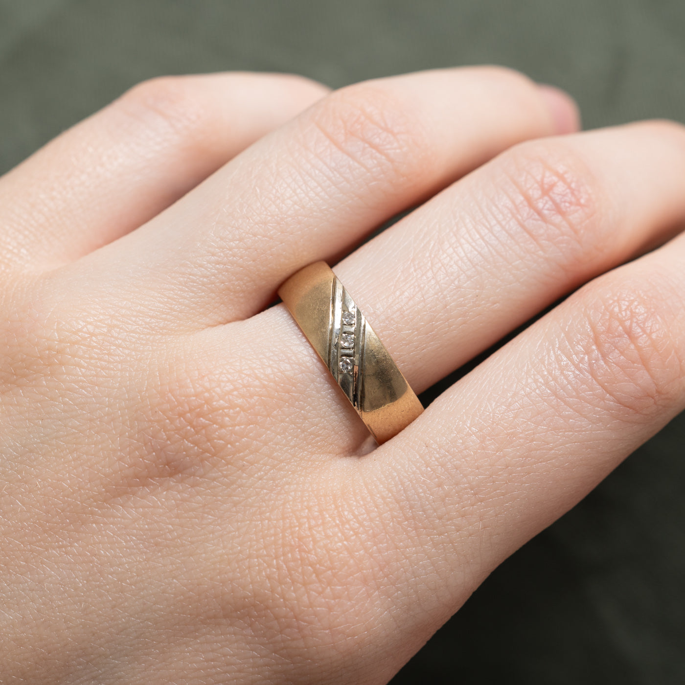 10K Diagonal Row Diamond Band | 0.025ctw | SZ 9.5