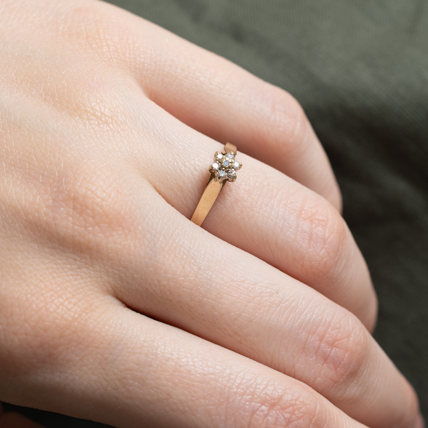 10K Diamond Petal Petite Ring | 0.04ctw | SZ 5.25