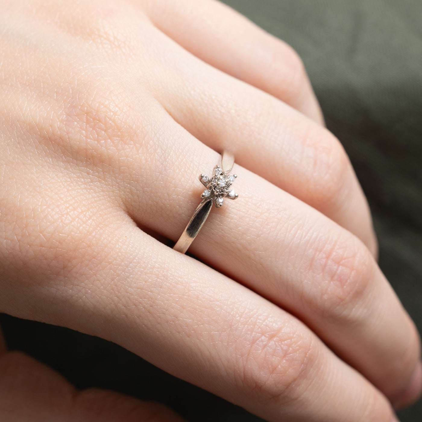 10K White Gold Diamond Petal Ring | 0.035ctw | SZ 7