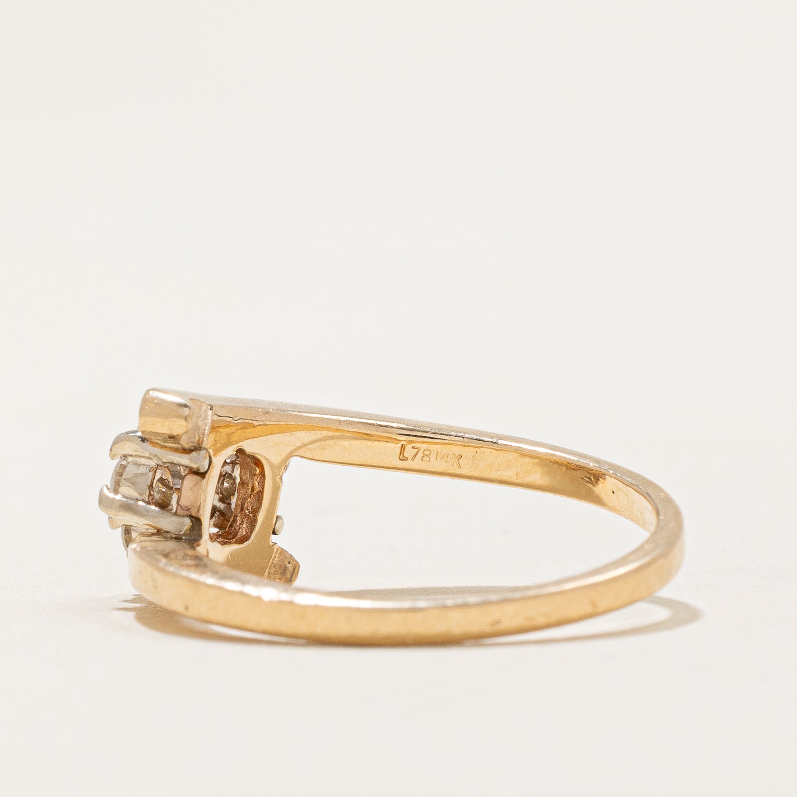 Cluster Diamond Cross Over Ring | 0.10ctw | SZ 6.25