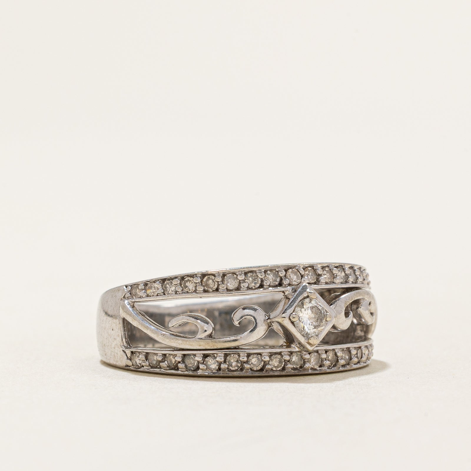 Diamond Scrollwork Band | 0.25ctw | SZ 6.5