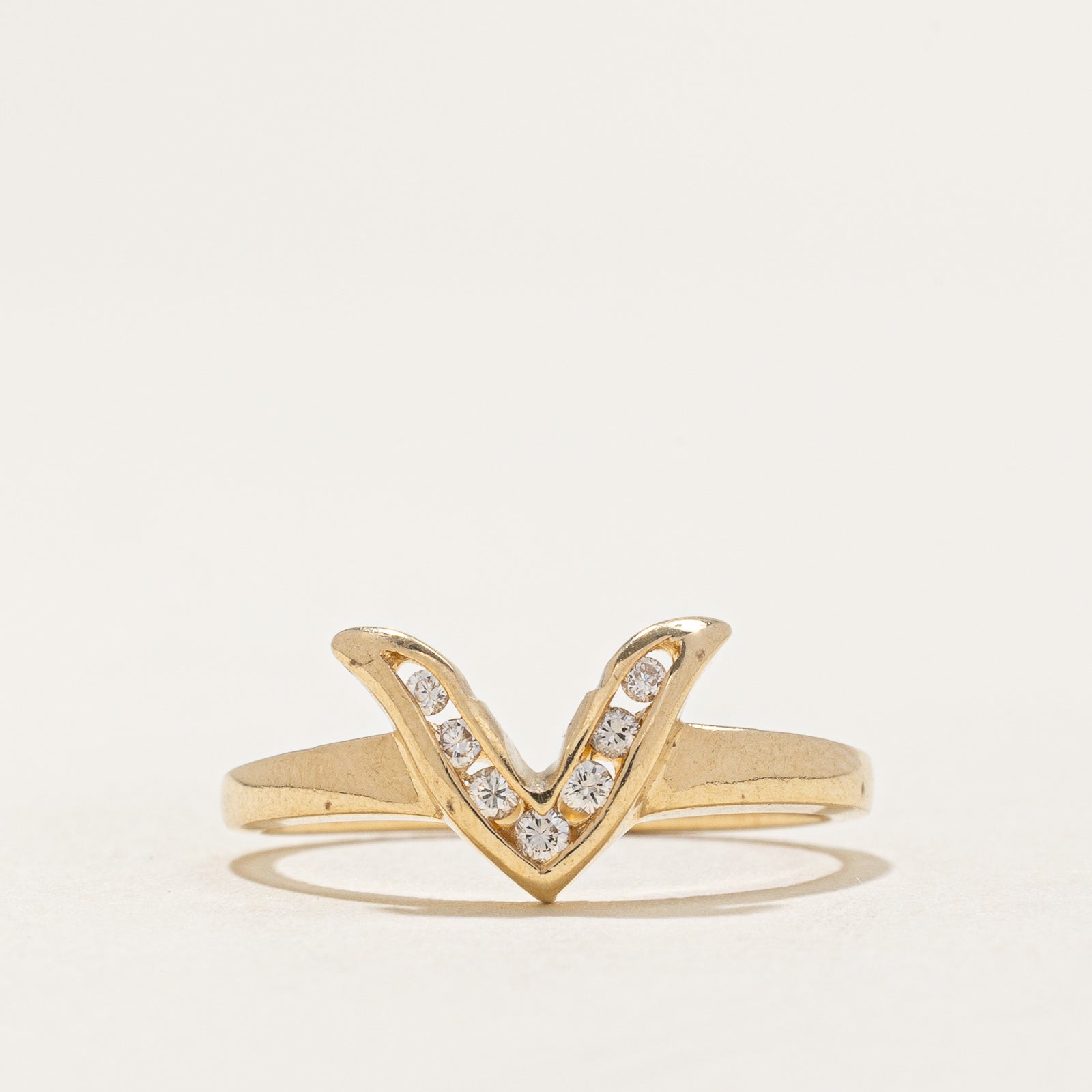 Diamond V Shaped Ring | 0.026ctw | SZ 5.25