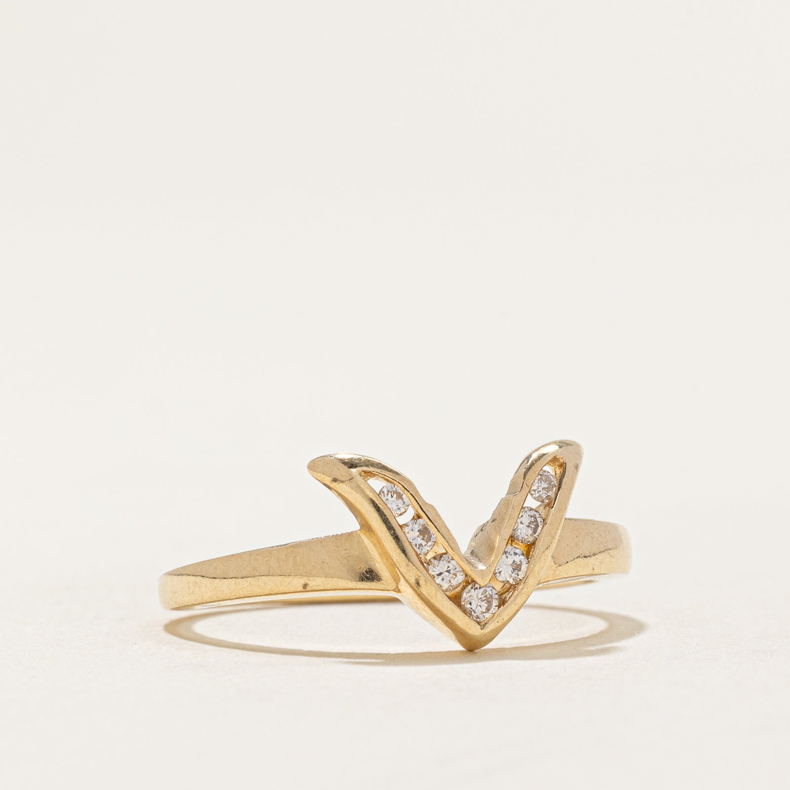Diamond V Shaped Ring | 0.026ctw | SZ 5.25