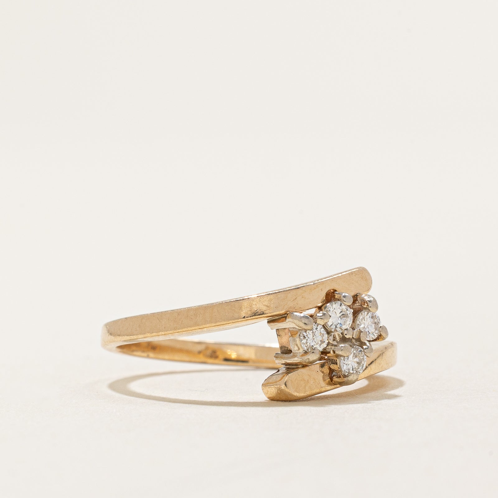 Cluster Diamond Cross Over Ring | 0.10ctw | SZ 6.25
