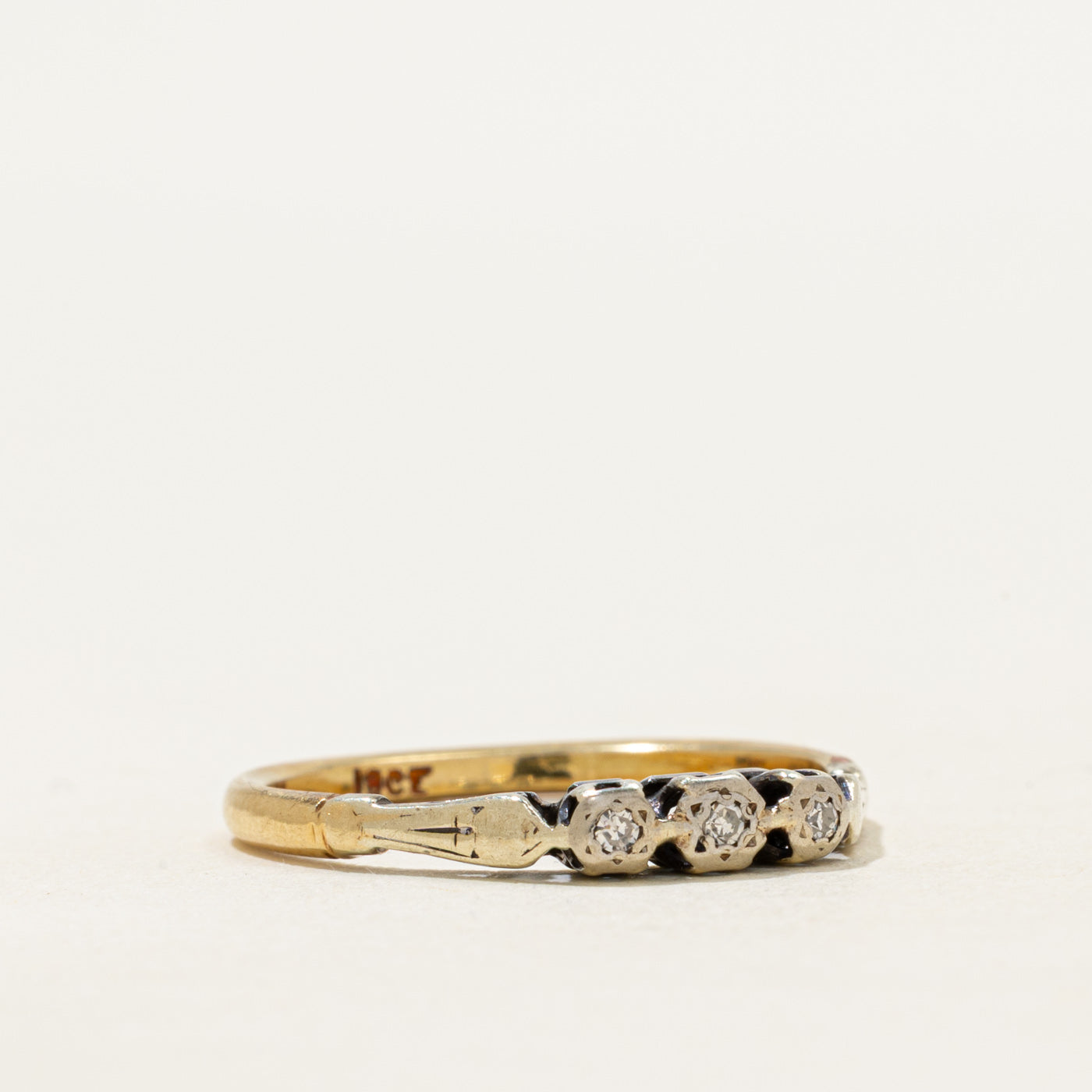 18k Three-Stone Diamond Ornate Ring | SZ 7