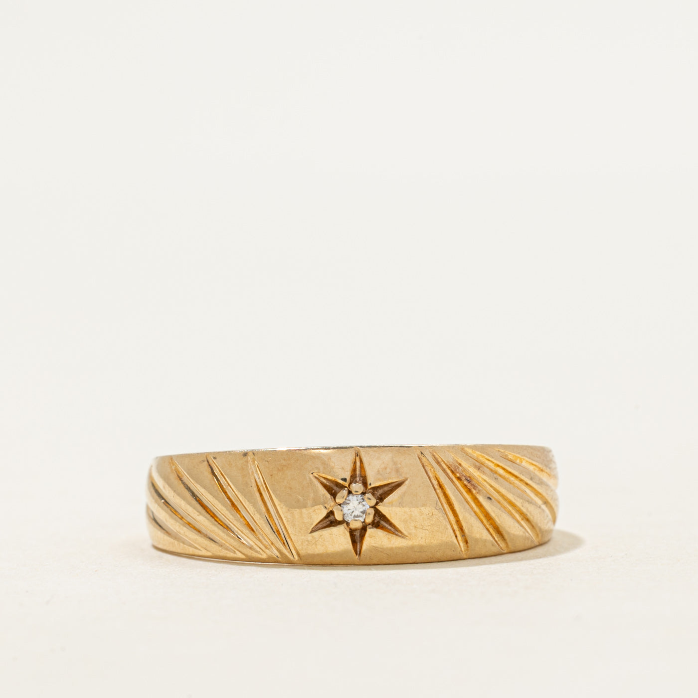 Star Set Diamond Engraved Ring | SZ 11.25