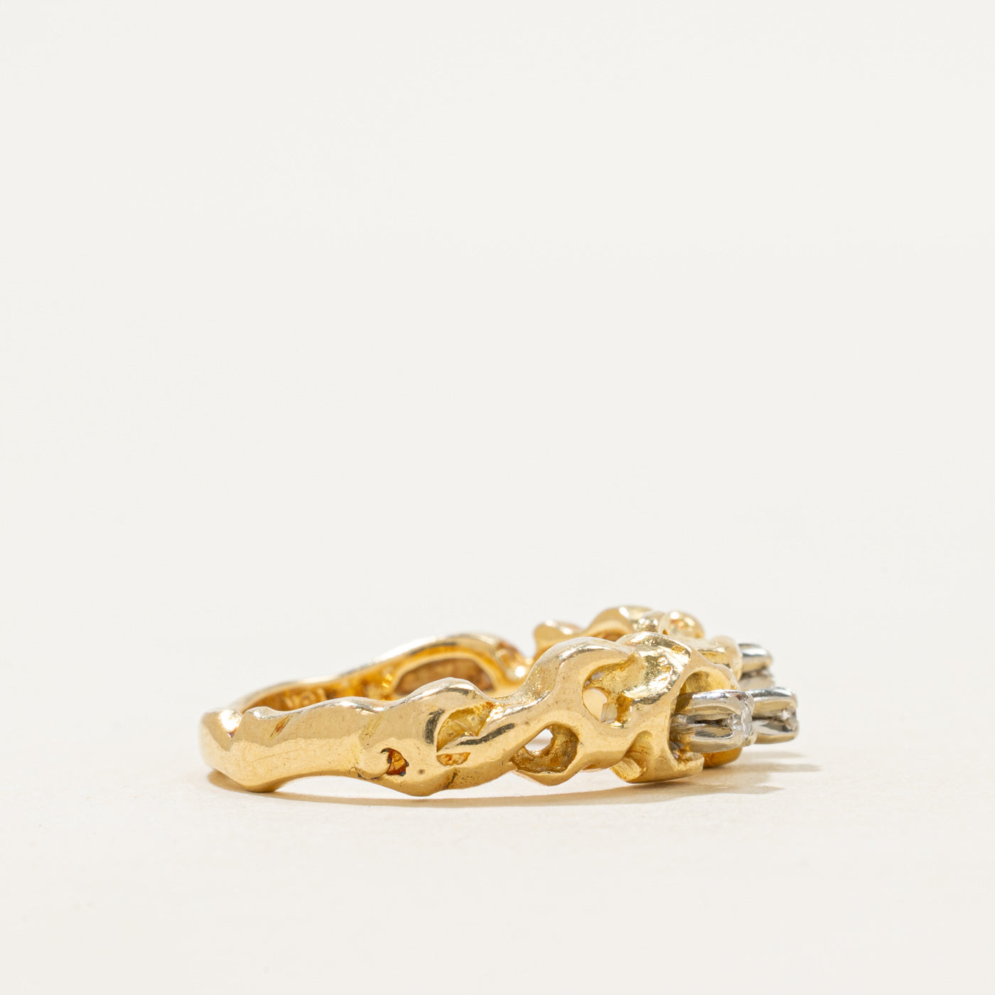 'Birks' 18k Three-Stone Diamond Textured Ring | SZ 6.25
