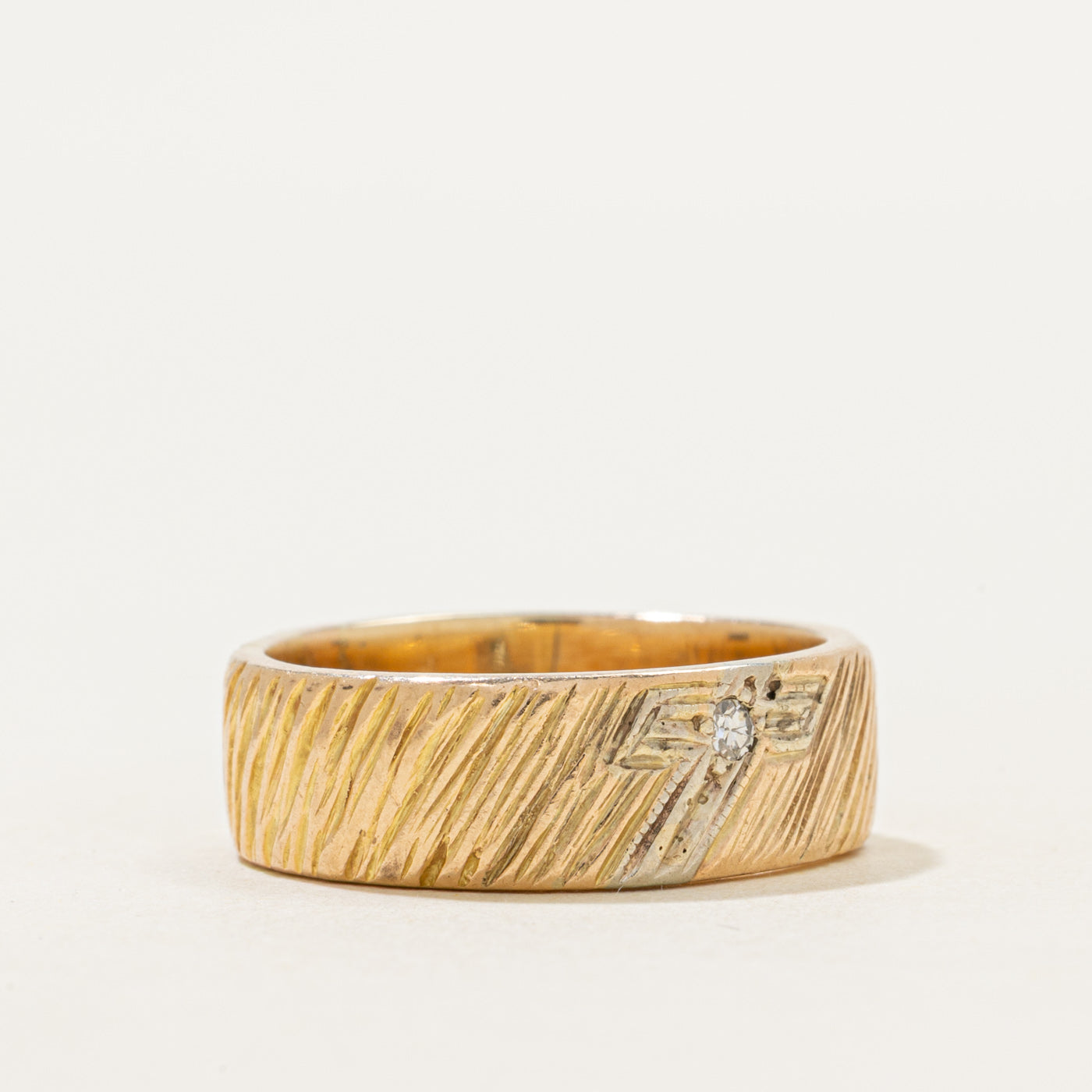 Diamond Cross Textured Band | 6.5mm | SZ 7