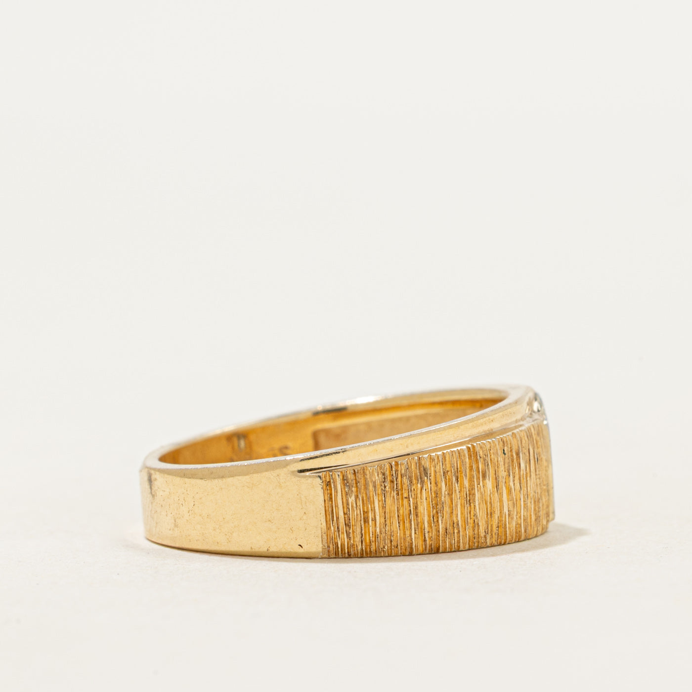 Single Diamond Textured Ring | SZ 6.5