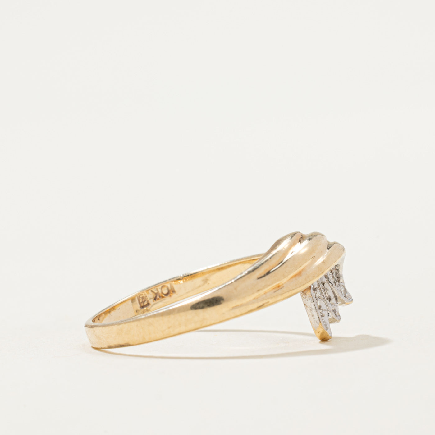 Diamond Cross Over Ring | 0.06ctw | SZ 5.75