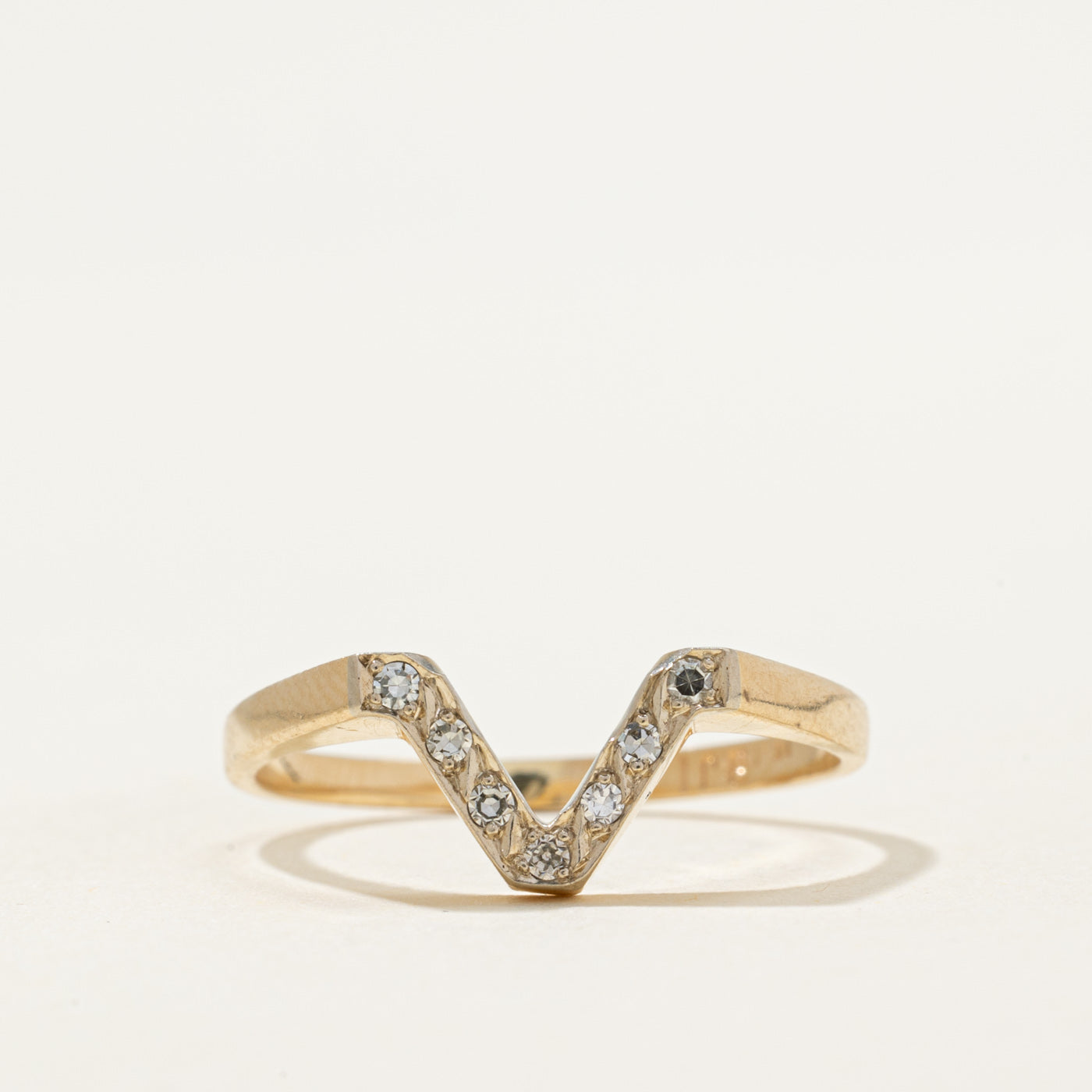 Diamond Chevron Ring | 0.07ctw | SZ 7.25
