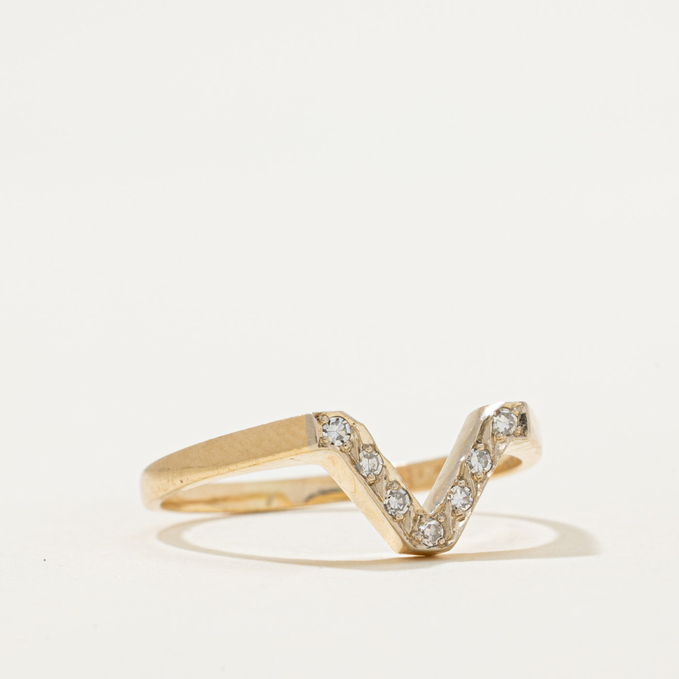 Diamond Chevron Ring | 0.07ctw | SZ 7.25