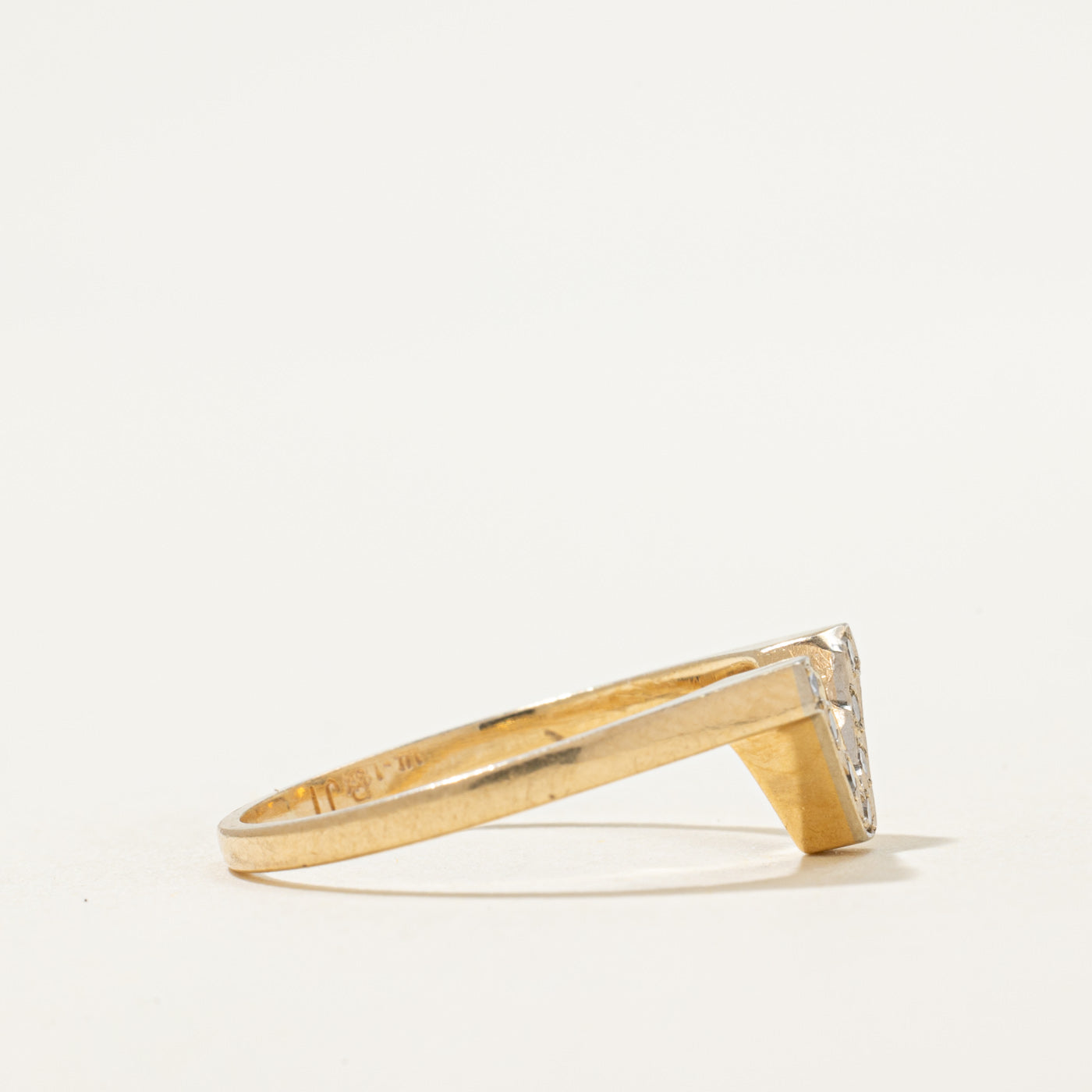 Diamond Chevron Ring | 0.07ctw | SZ 7.25