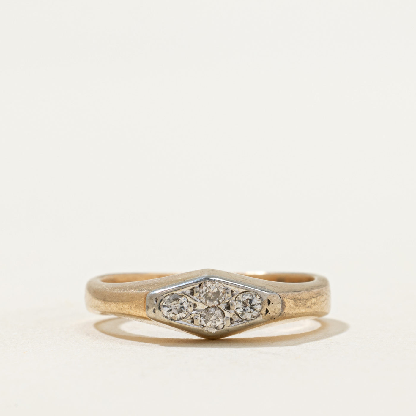 Bague fine à quatre diamants | 0,08 ct au total | Taille 3