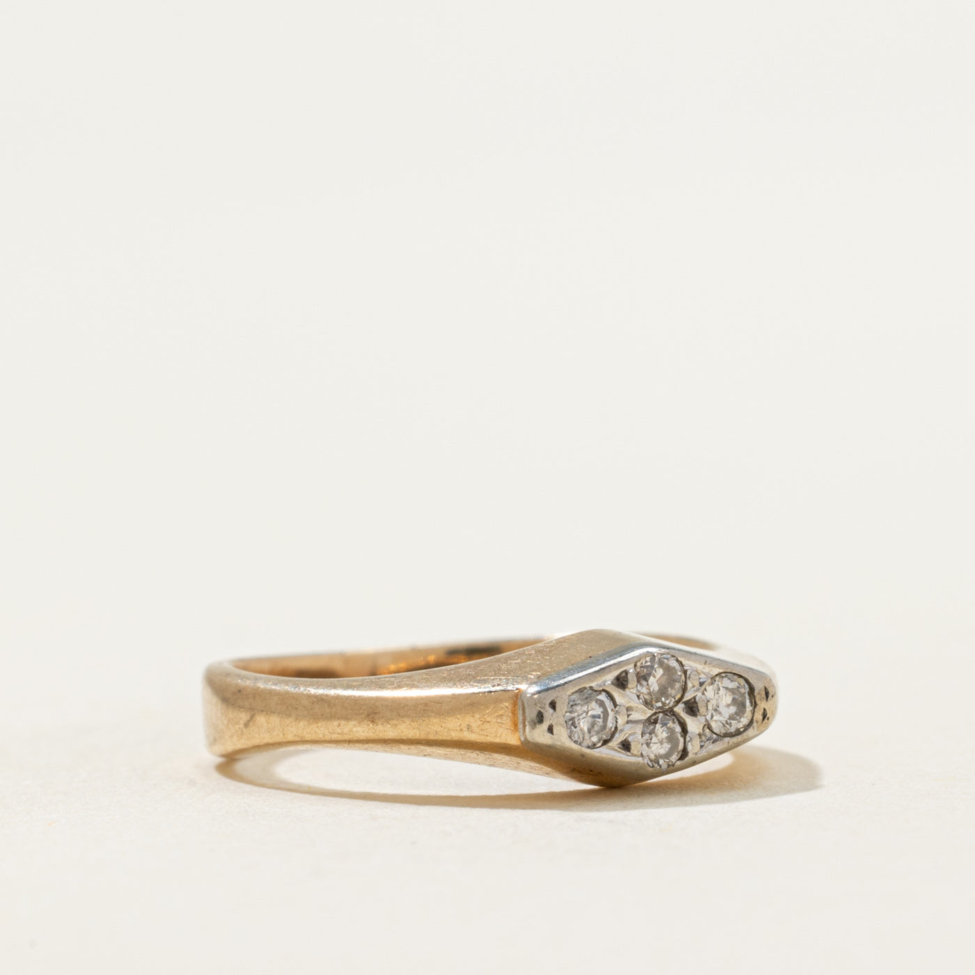 Bague fine à quatre diamants | 0,08 ct au total | Taille 3