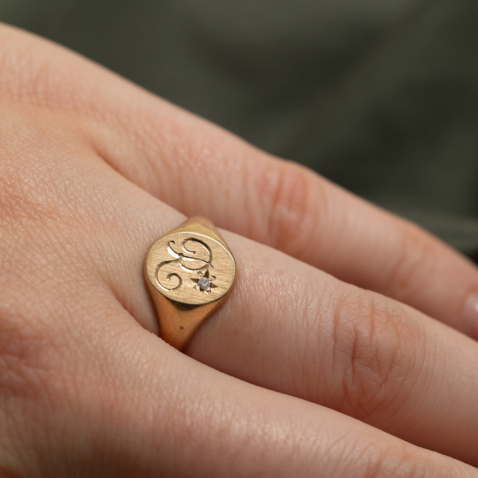 Diamond 'R' Initial Signet Ring | 0.01ct | SZ 6.25