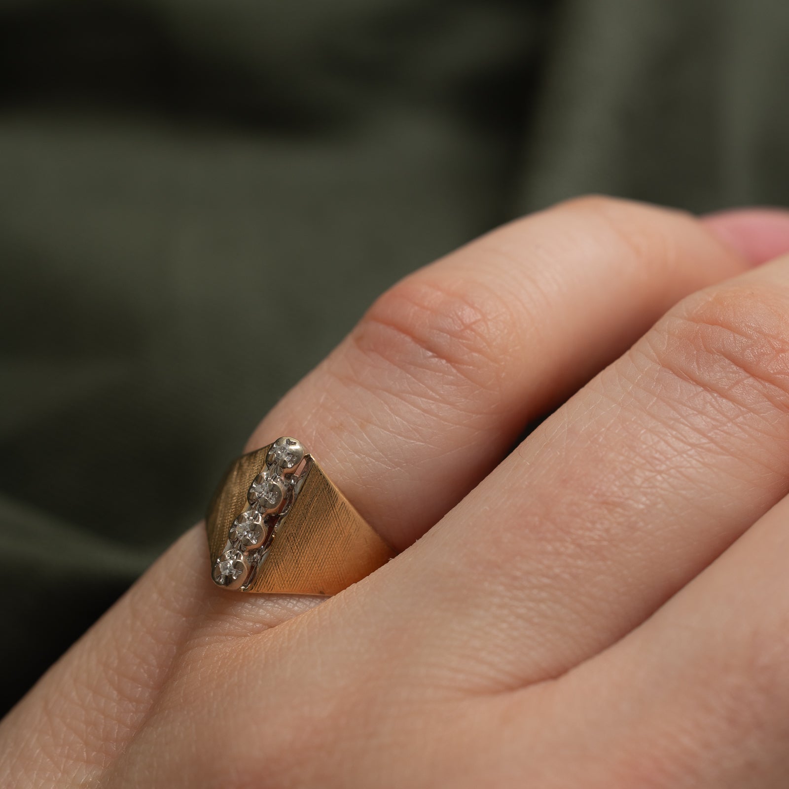 Diamond Column Tapered Ring | 0.04ctw | SZ 3.5