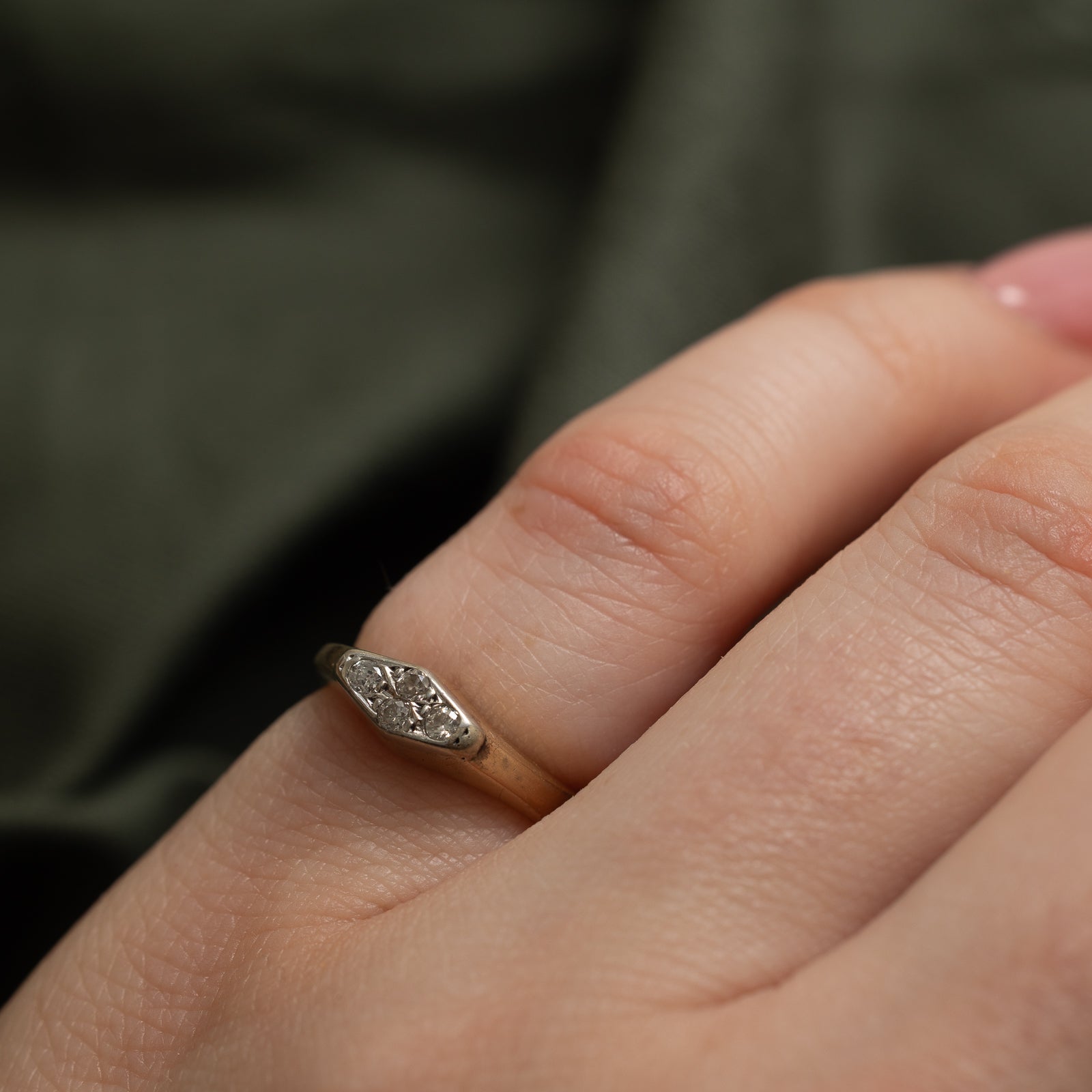 Bague fine à quatre diamants | 0,08 ct au total | Taille 3