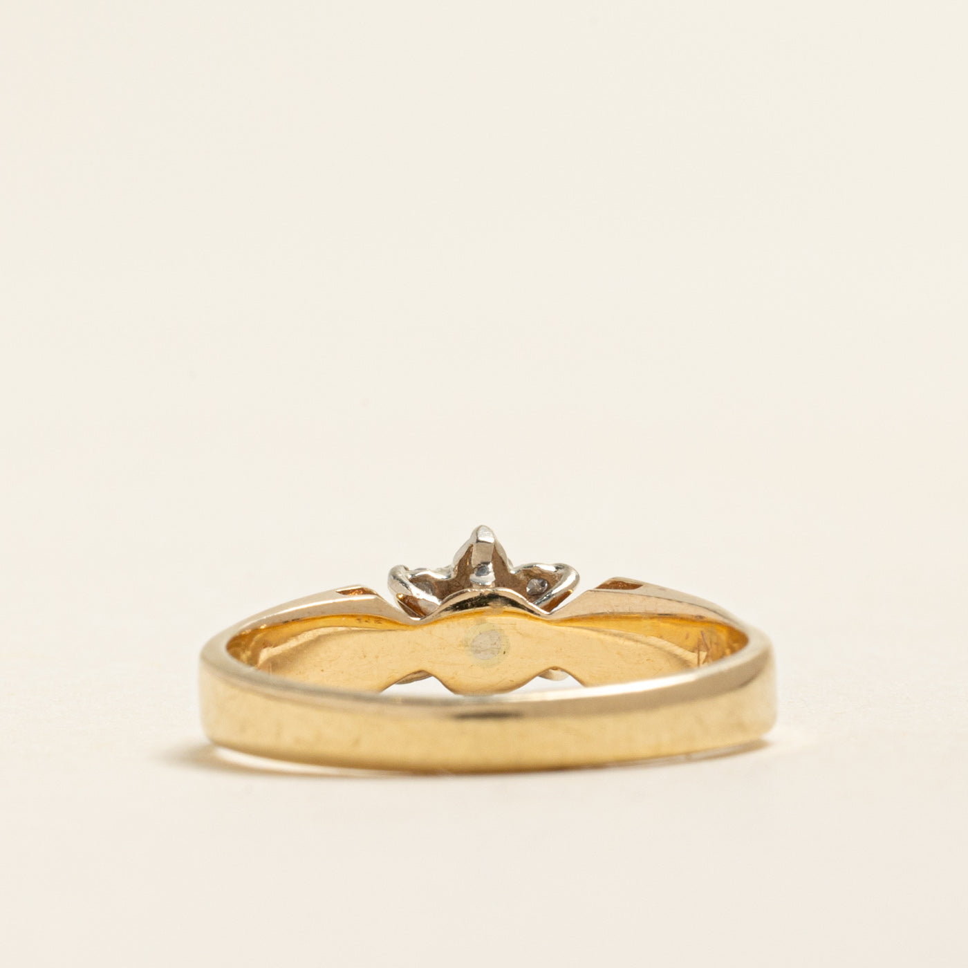 Yellow Gold Diamond Petal Ring | 0.15ctw | SZ 5.75