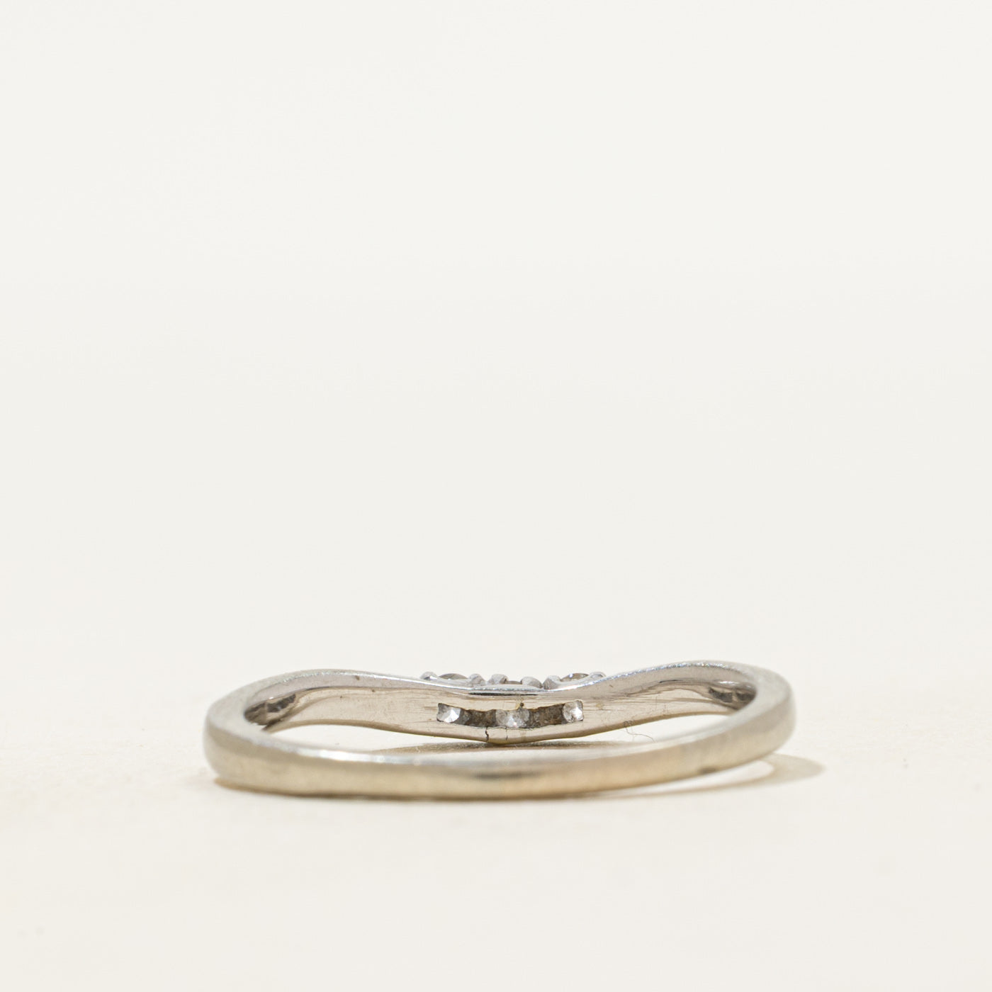 18k Three Stone Diamond Engraved Contour Ring | SZ 6.25