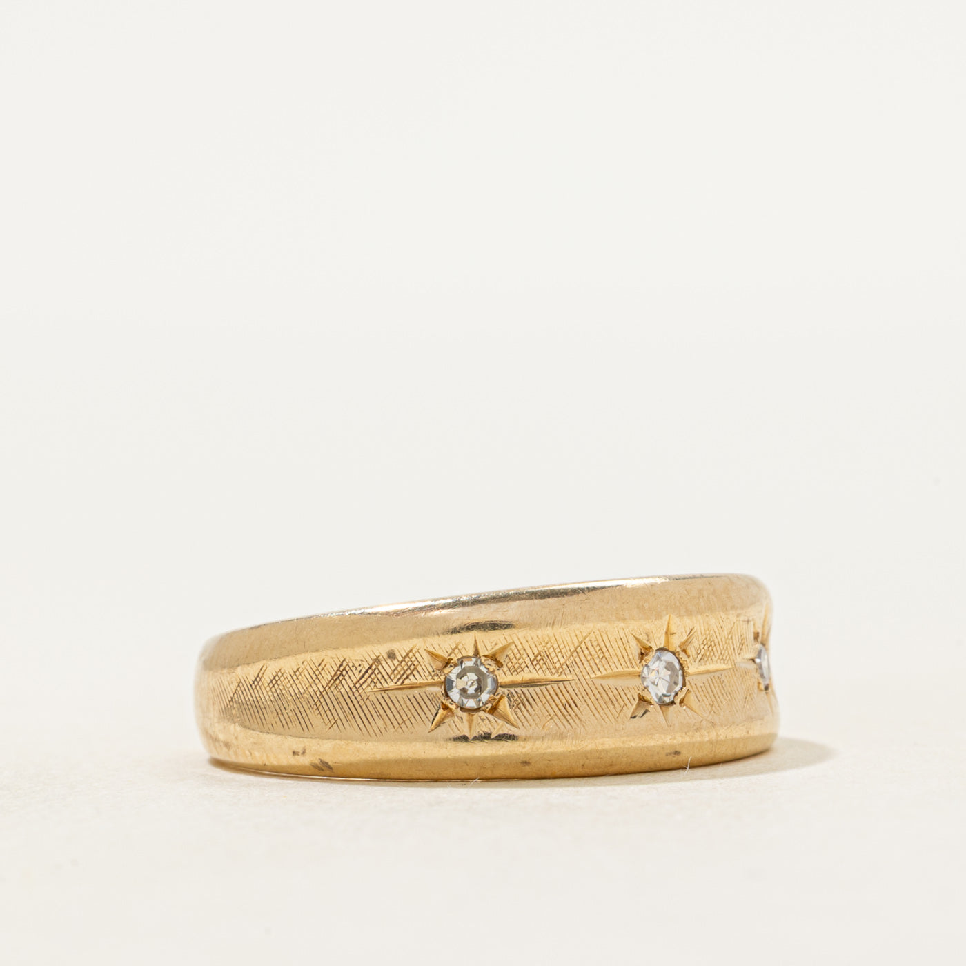 Star Set Three Stone Diamond Textured Band | SZ 8.5