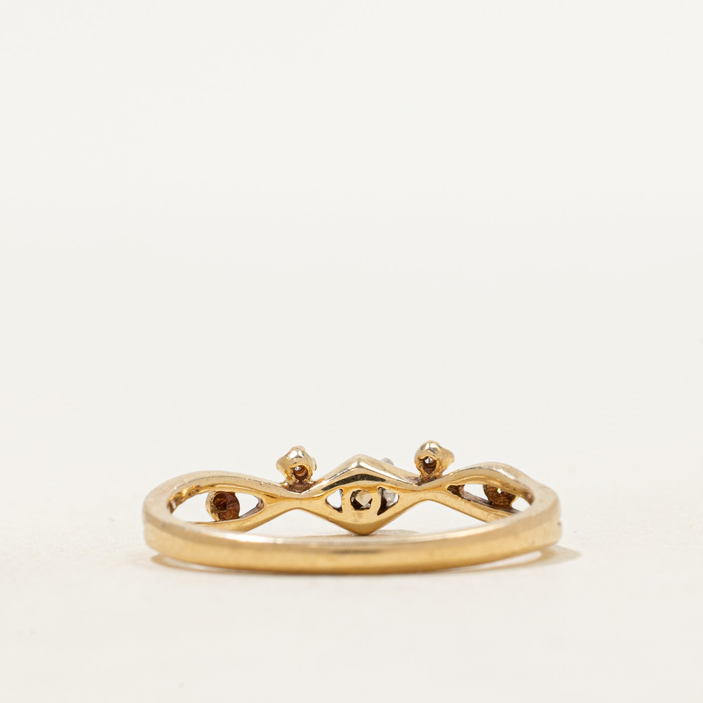 Scattered Diamond Cross Over Ring | SZ 6.25