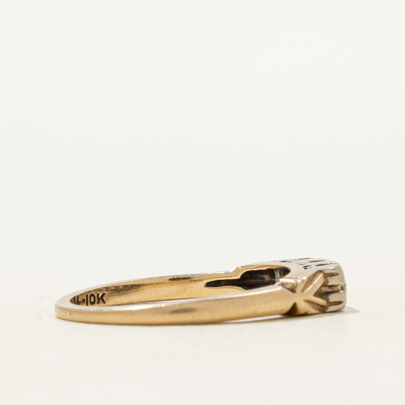 Retro Three Stone Diamond Band | SZ 5.75