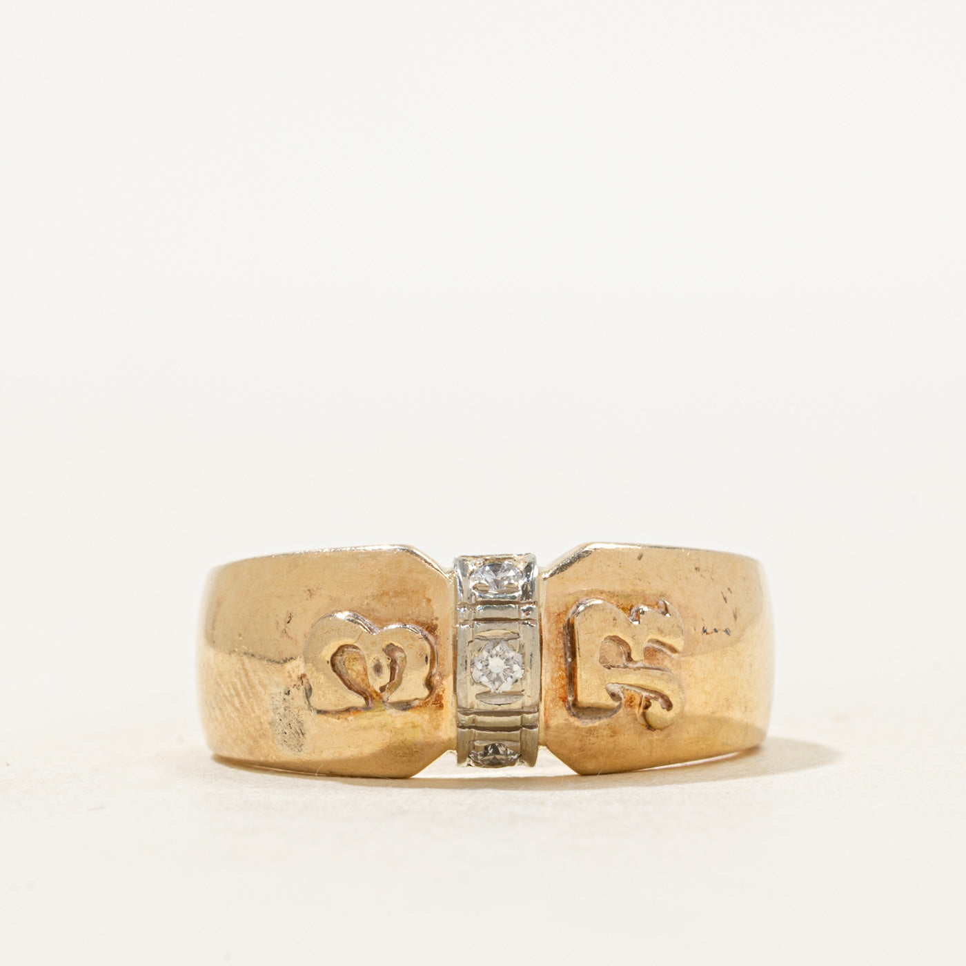 Diamond Column 'ER' Initial Ring | SZ 7.75
