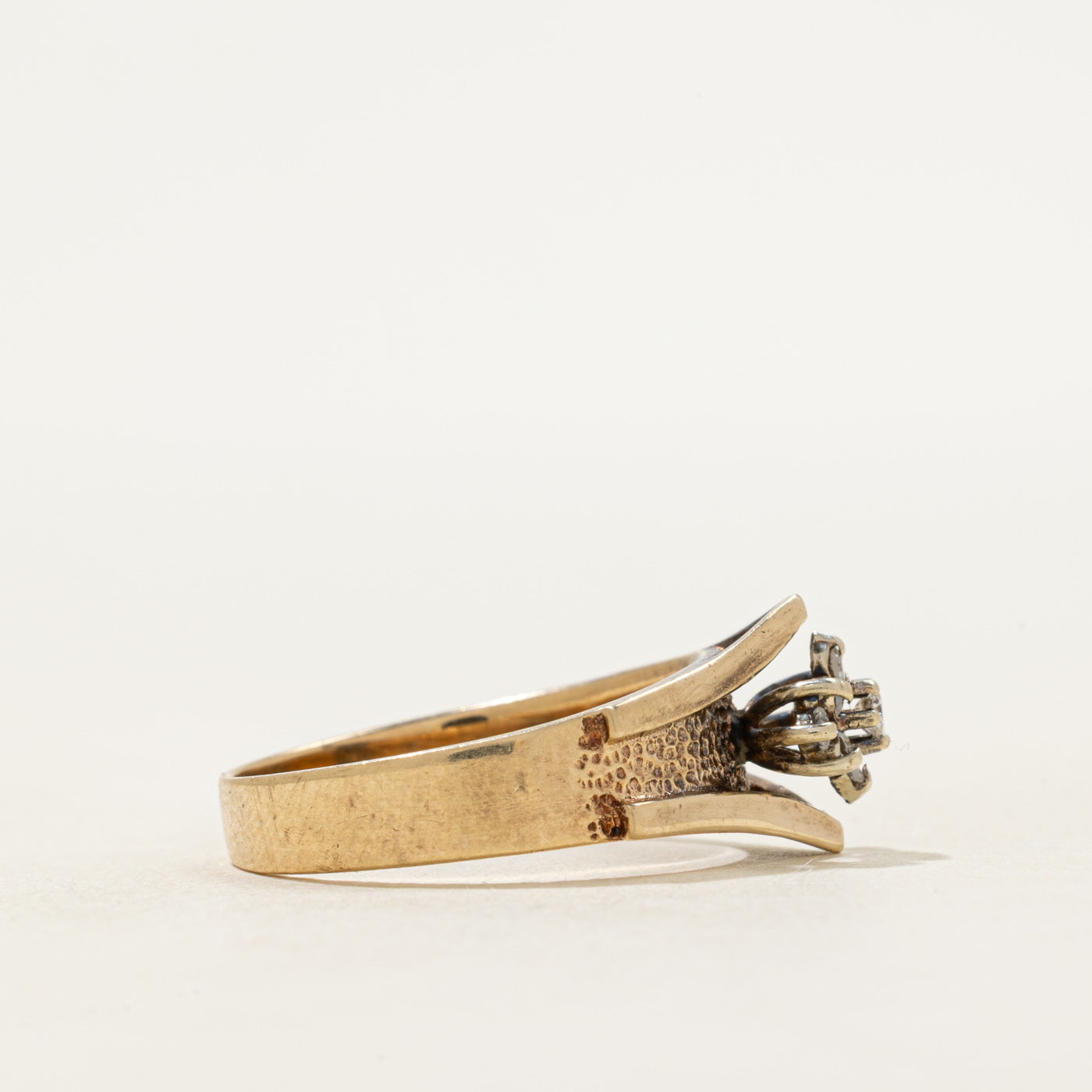Diamond Petal Textured Tapered Ring | SZ 8